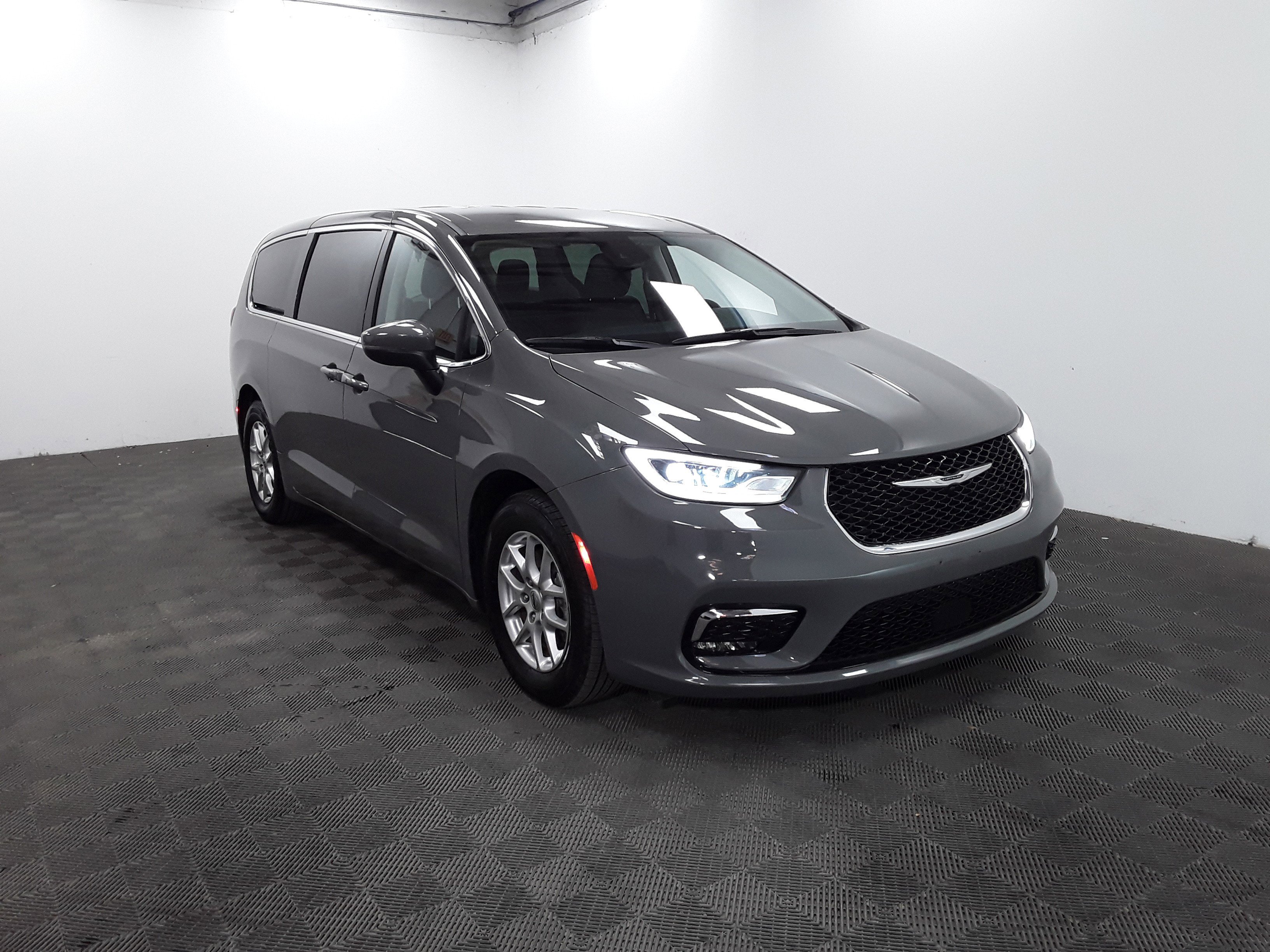2023 Chrysler Pacifica Touring L FWD