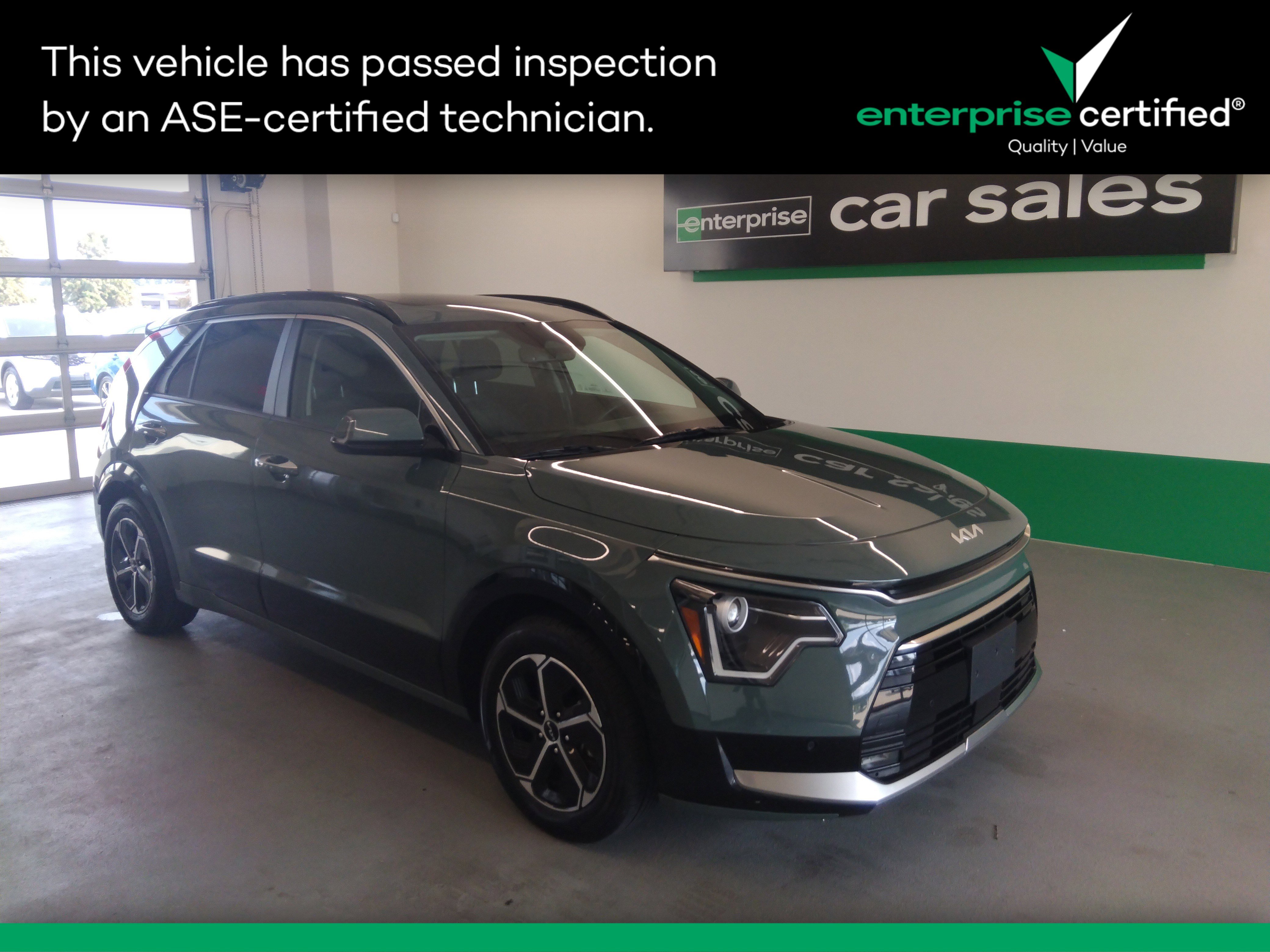 Used 2023 Kia Niro SX FWD