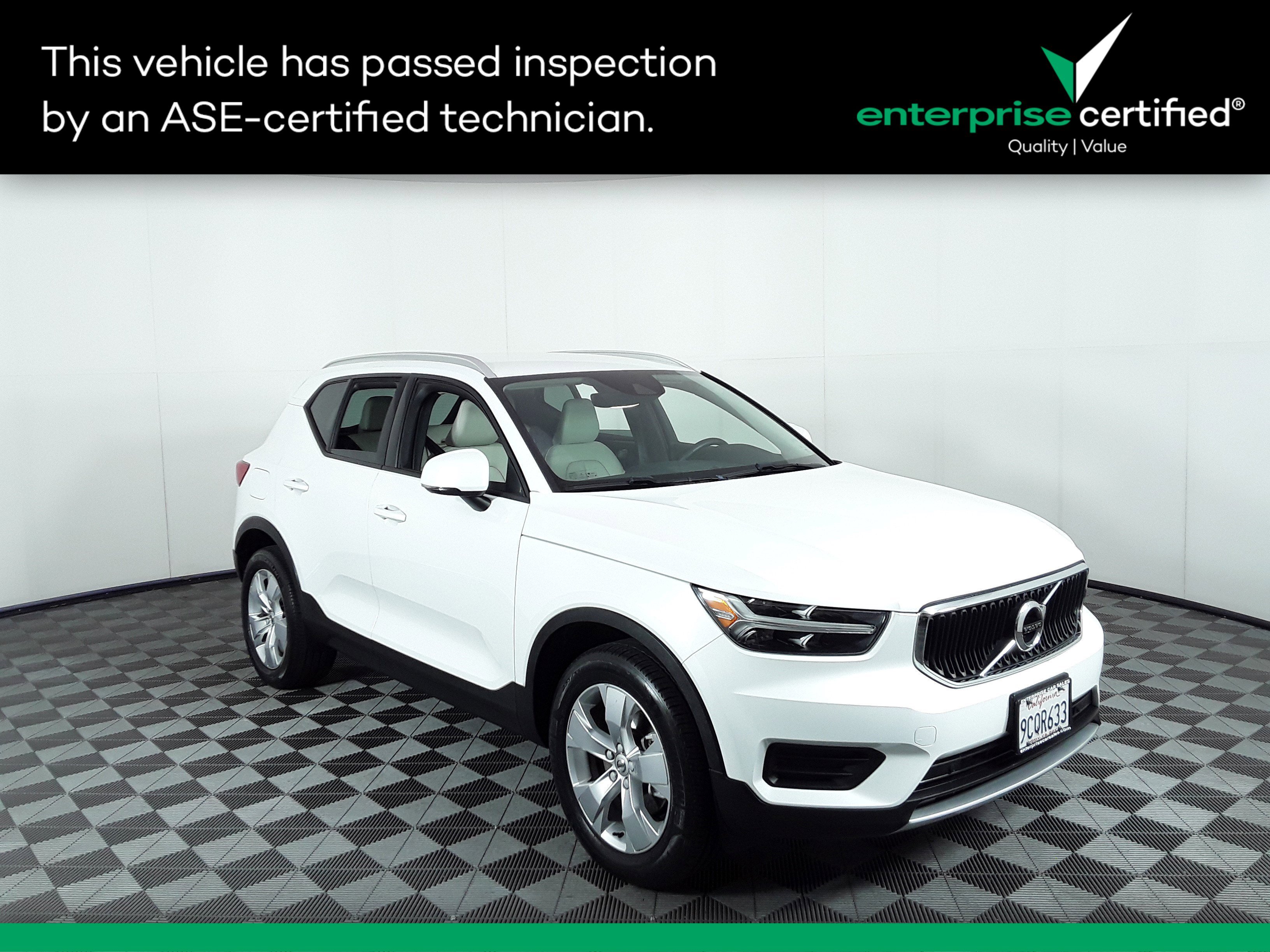 Used 2022 Volvo XC40 T5 AWD Momentum