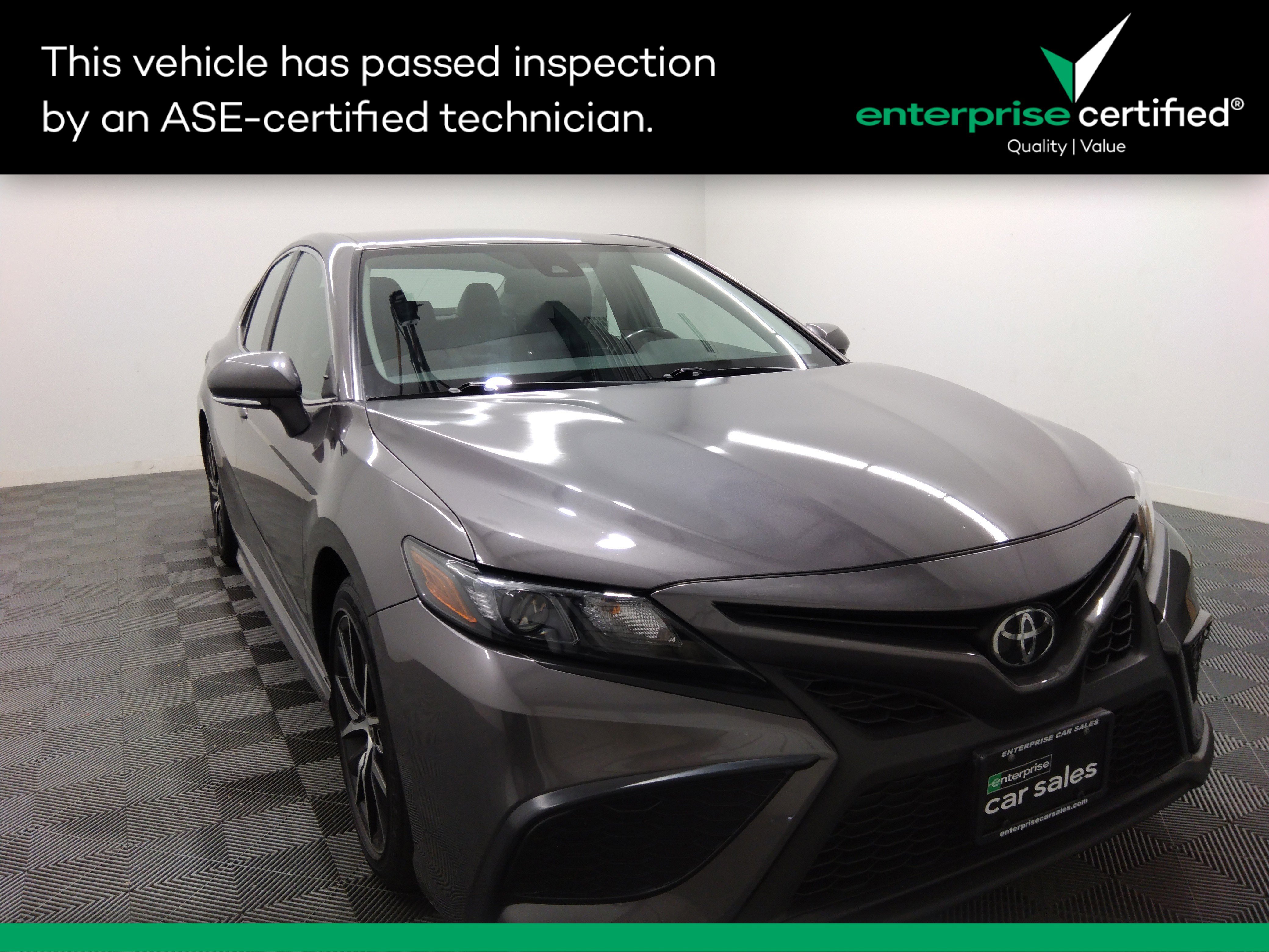 Used 2022 Toyota Camry SE Auto