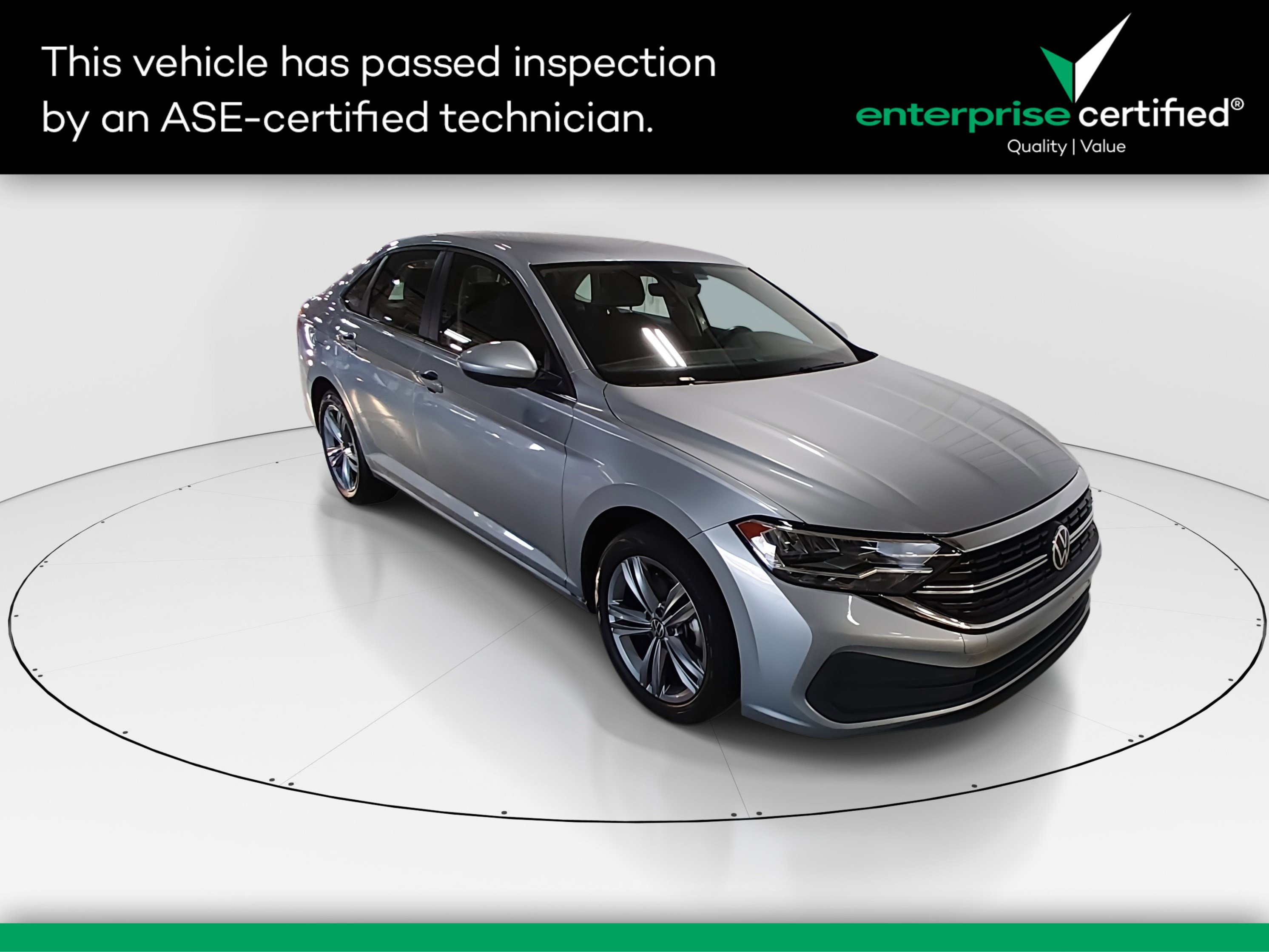 Used 2024 Volkswagen Jetta SE Auto