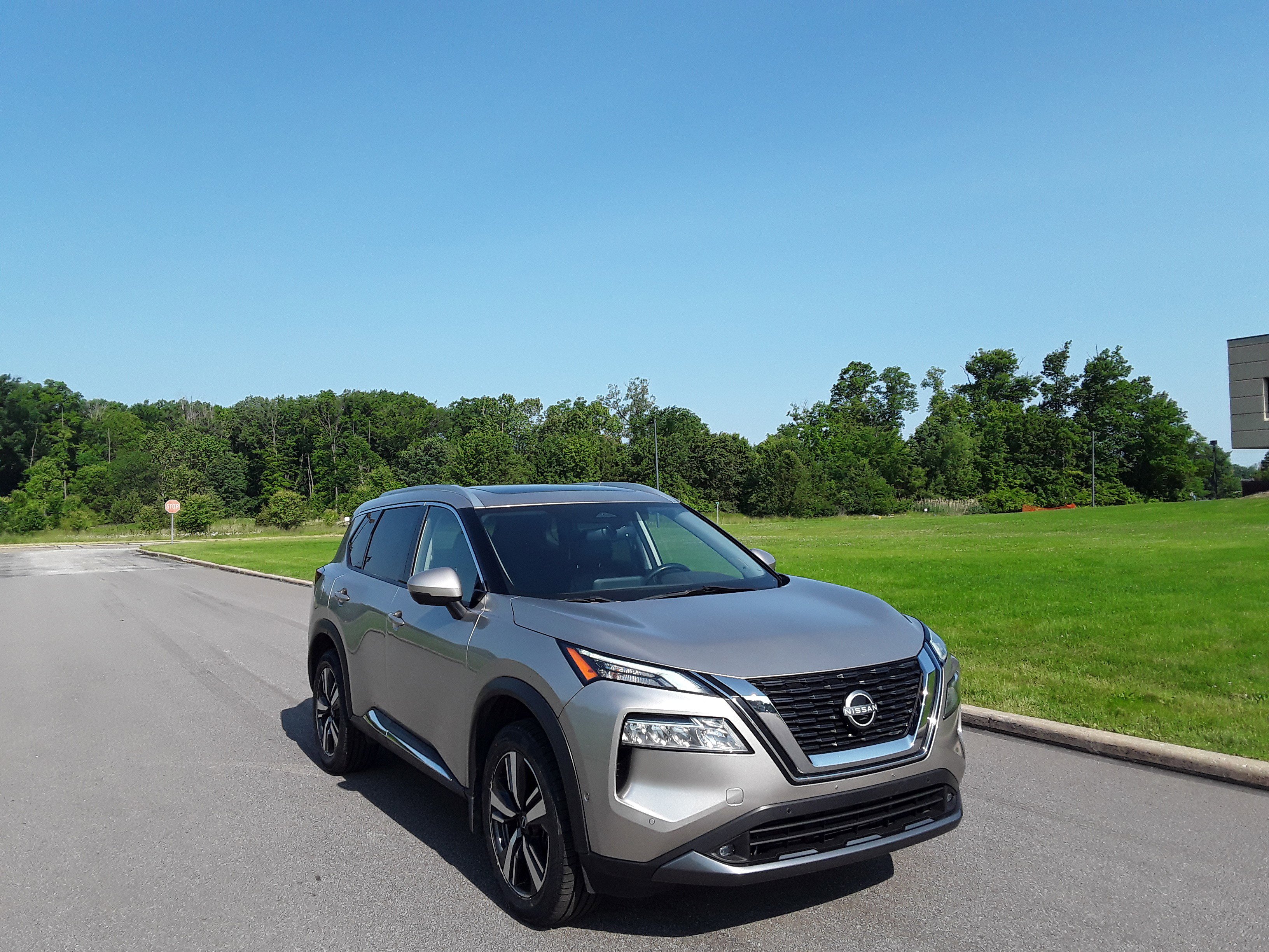 2022 Nissan Rogue AWD SL