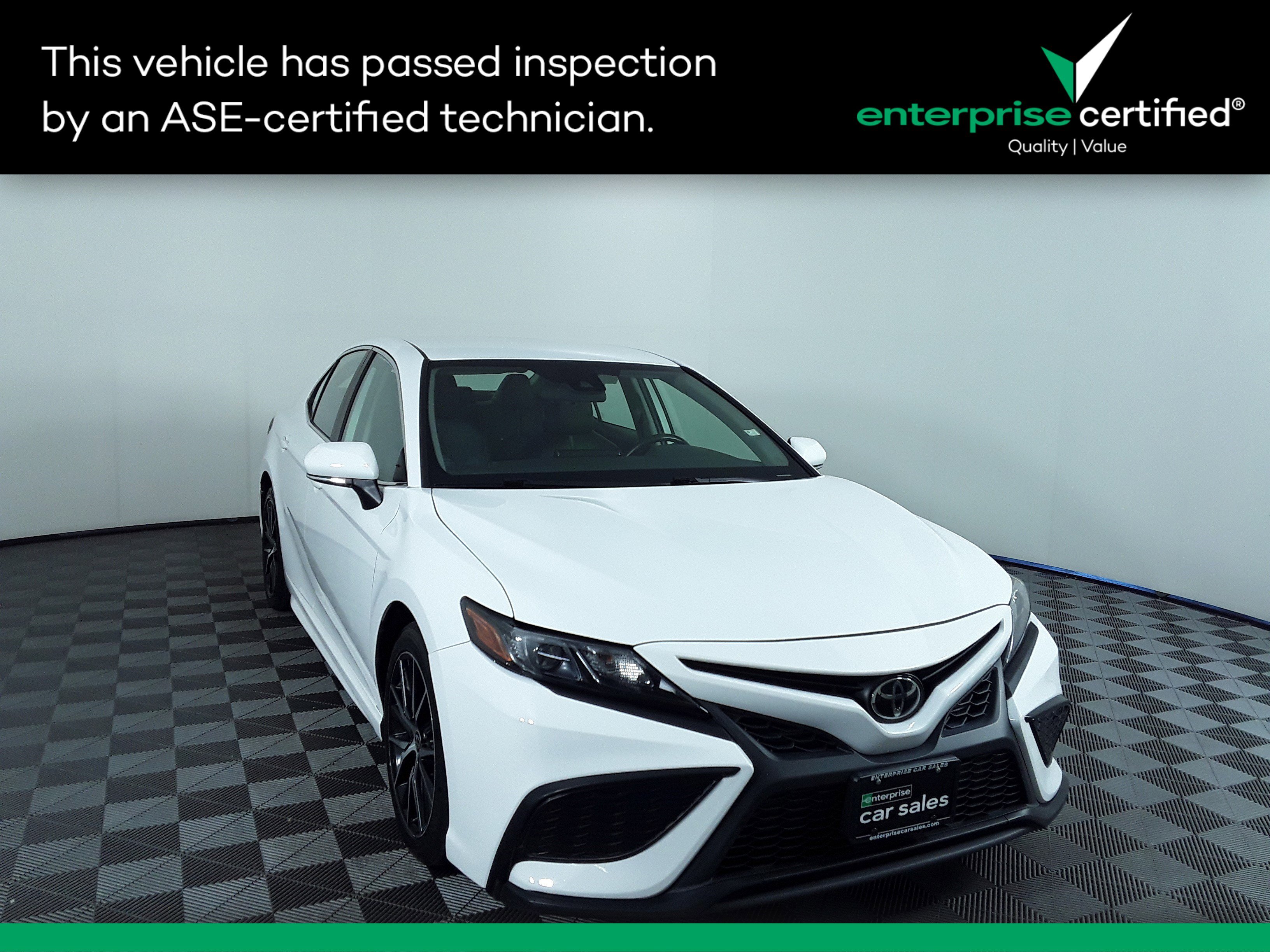 2022 Toyota Camry SE Auto