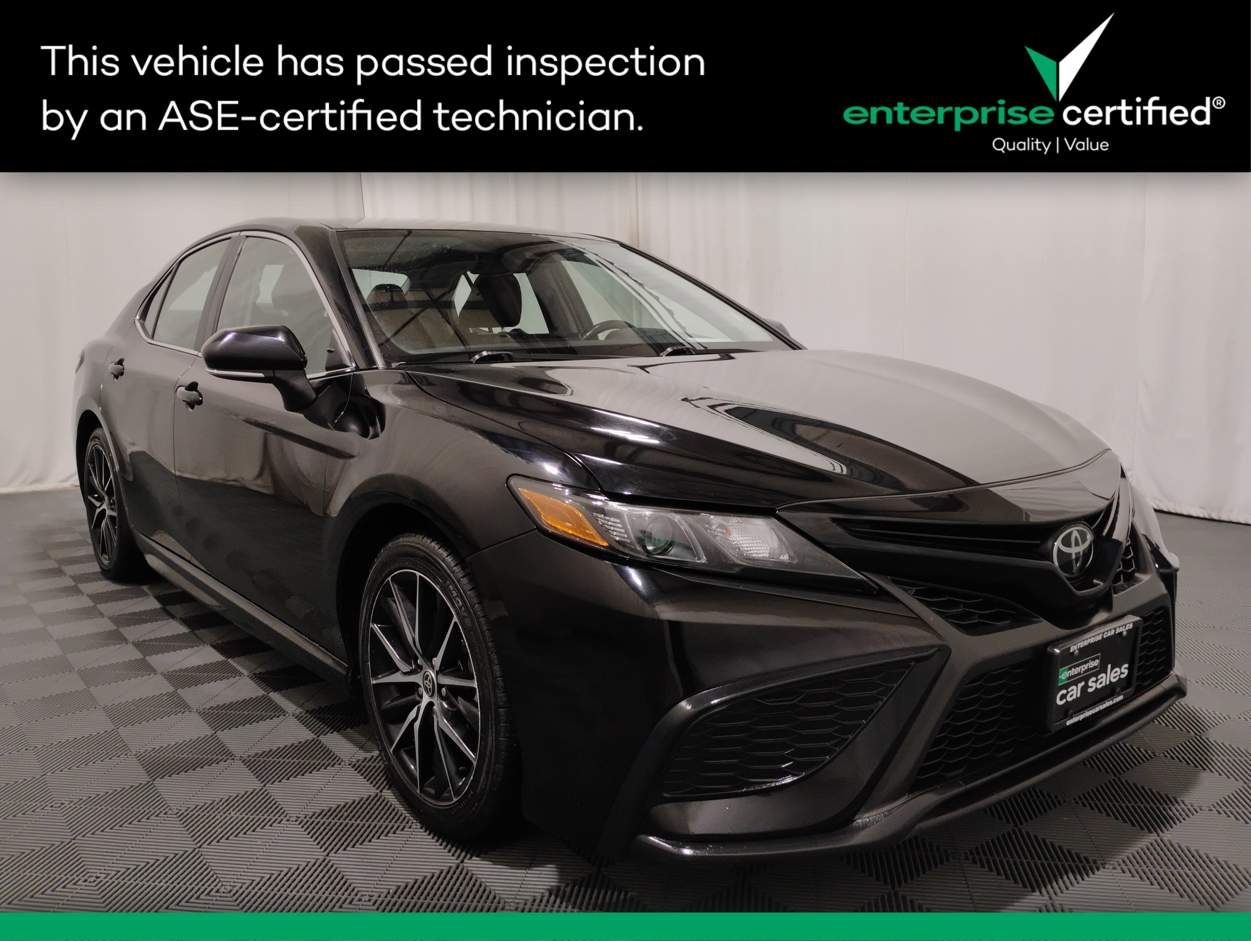 2022 Toyota Camry SE Auto