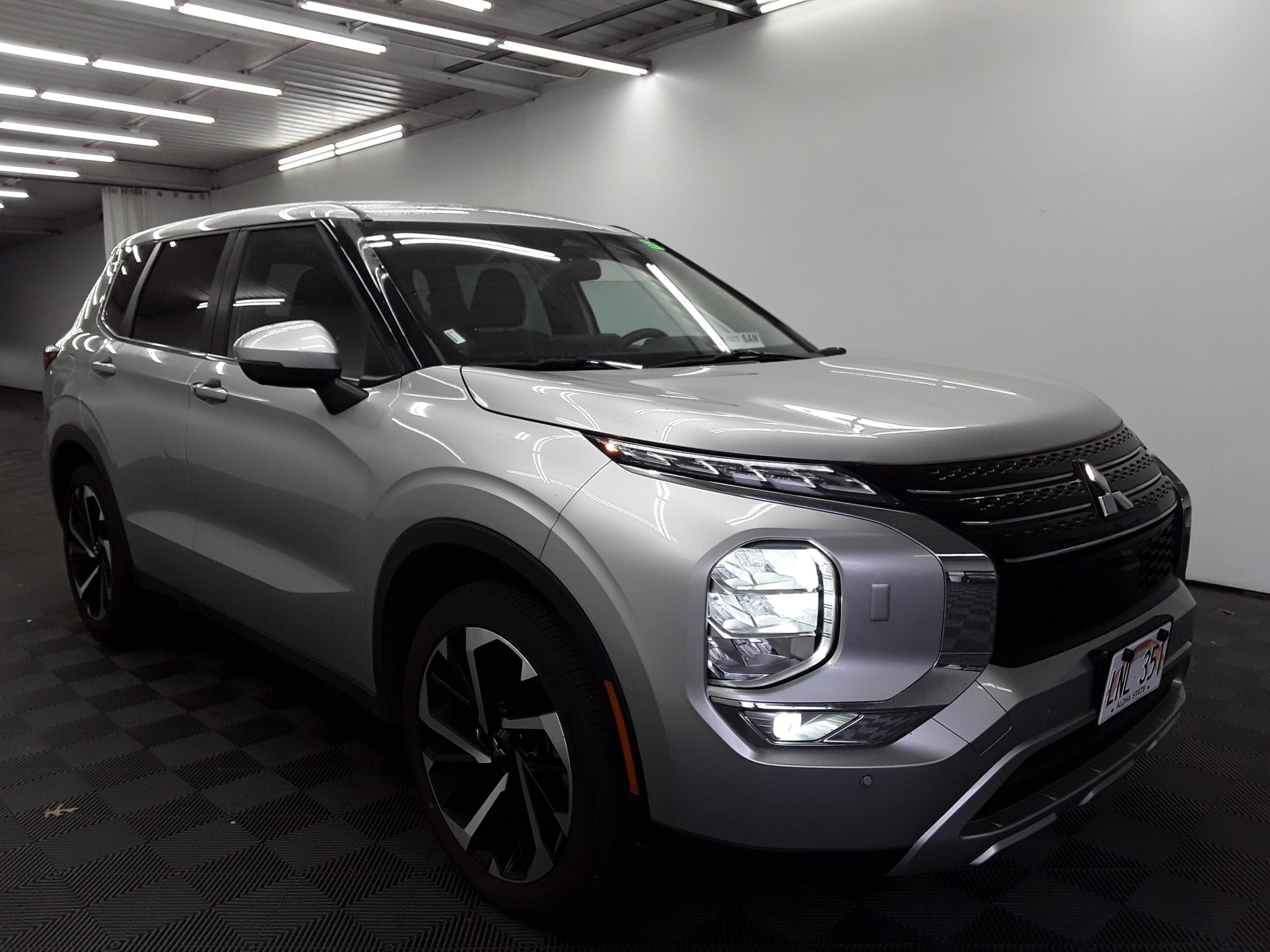 Used 2024 Mitsubishi Outlander SE S-AWC