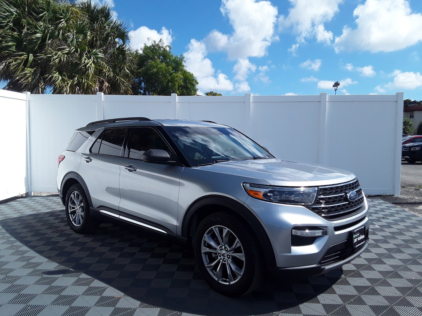 2020 Ford Explorer XLT RWD