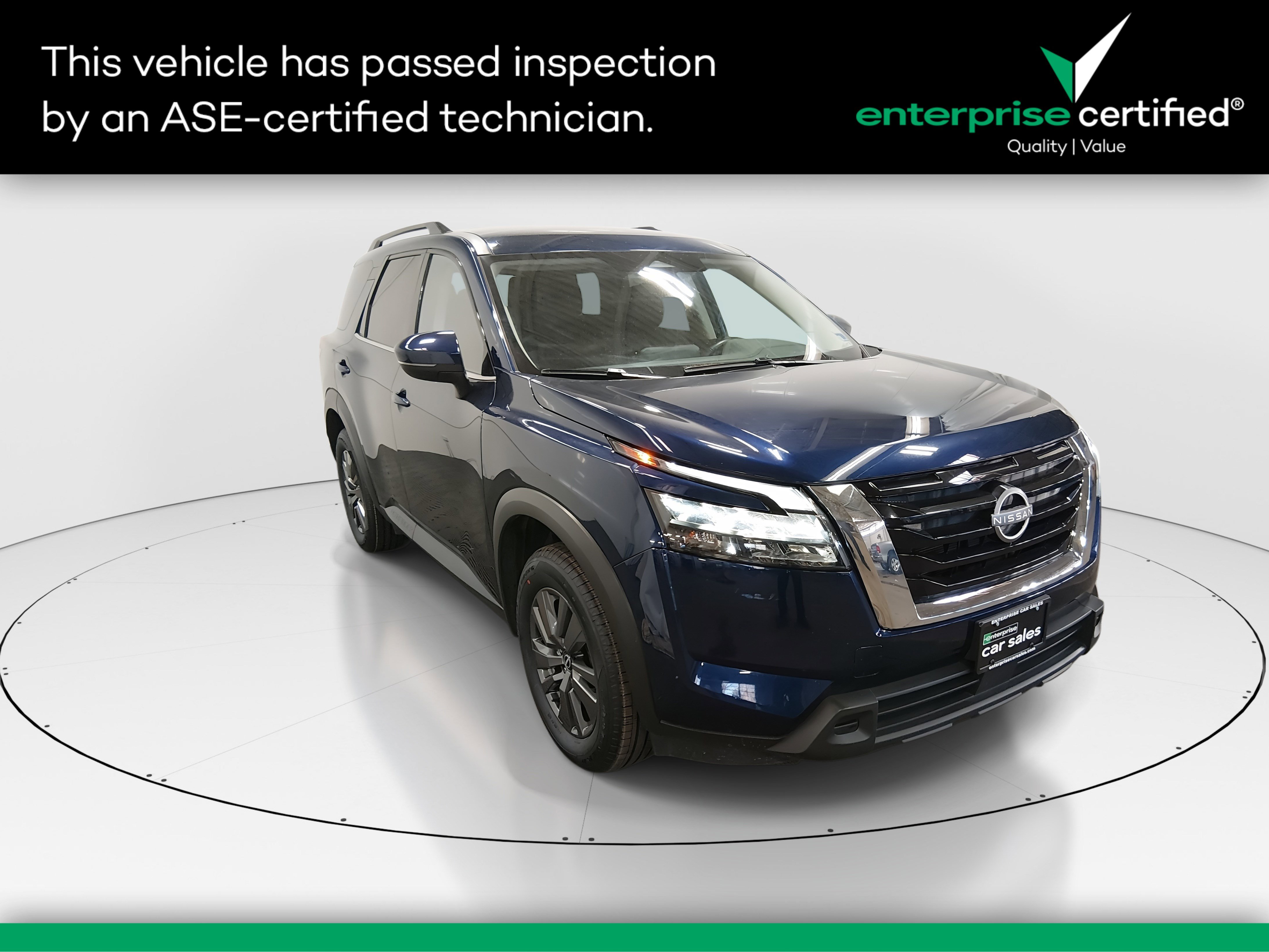 2024 Nissan Pathfinder SV's photo