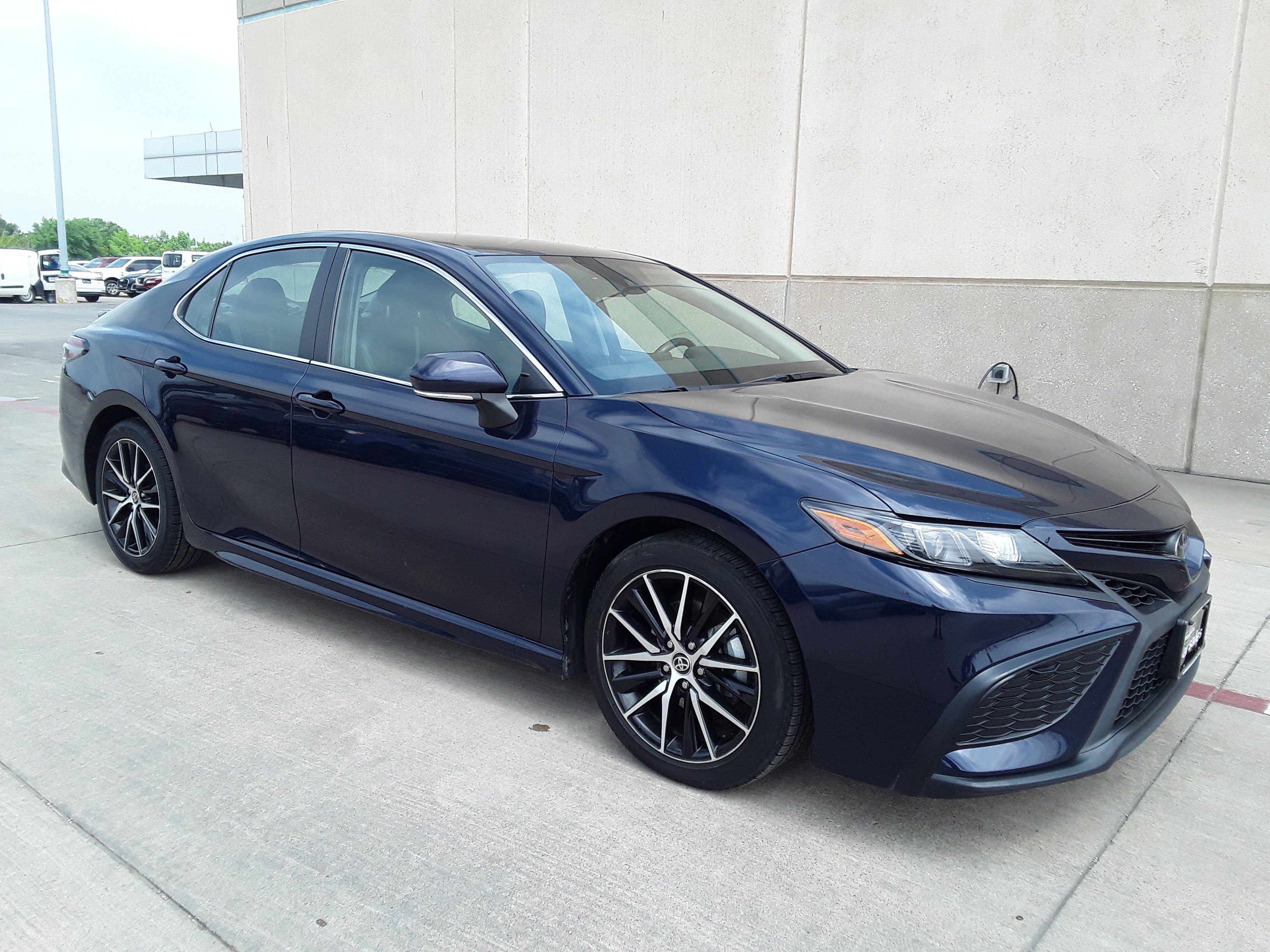 2022 Toyota Camry SE Auto