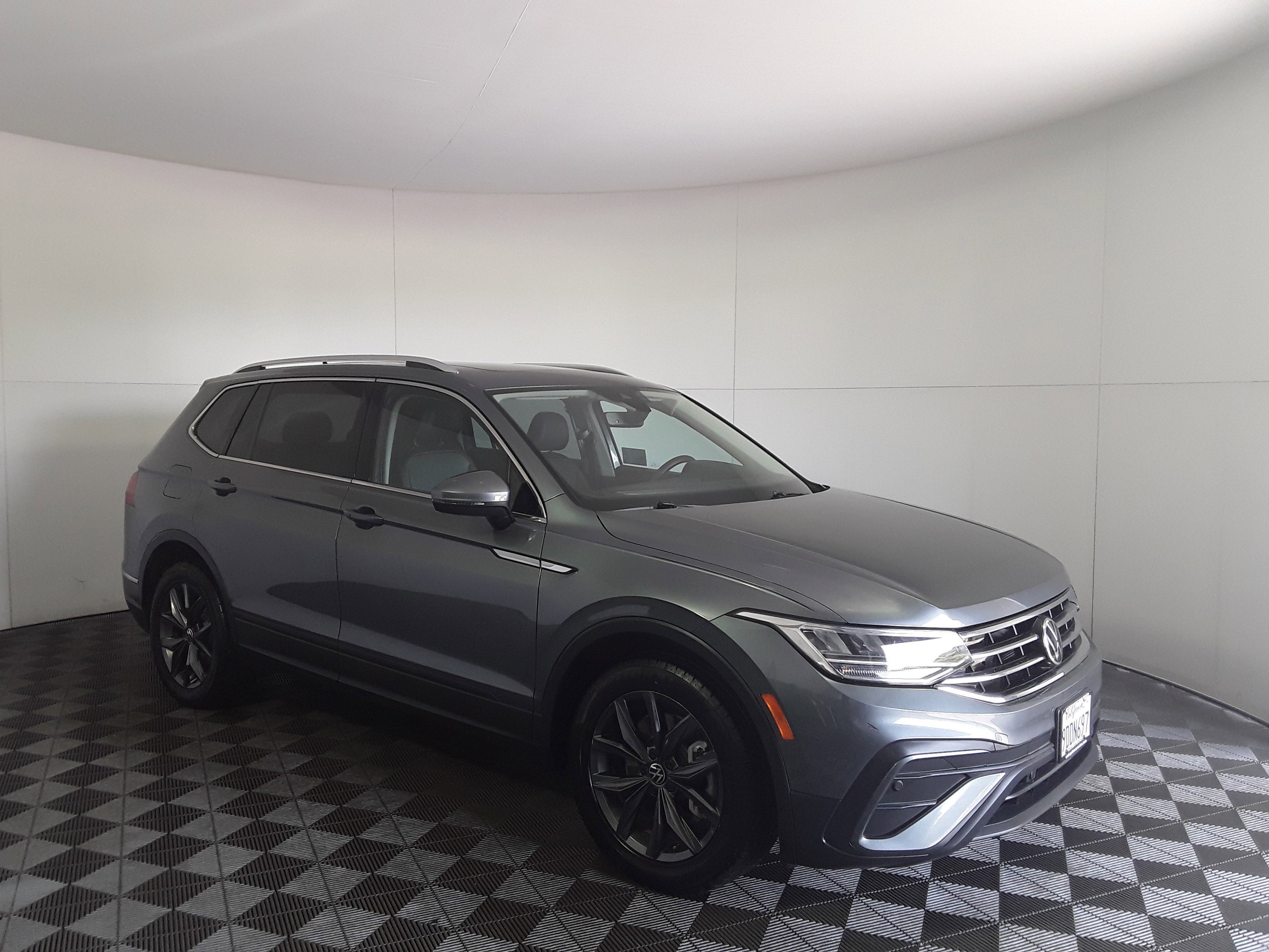2022 Volkswagen Tiguan 2.0T SE FWD