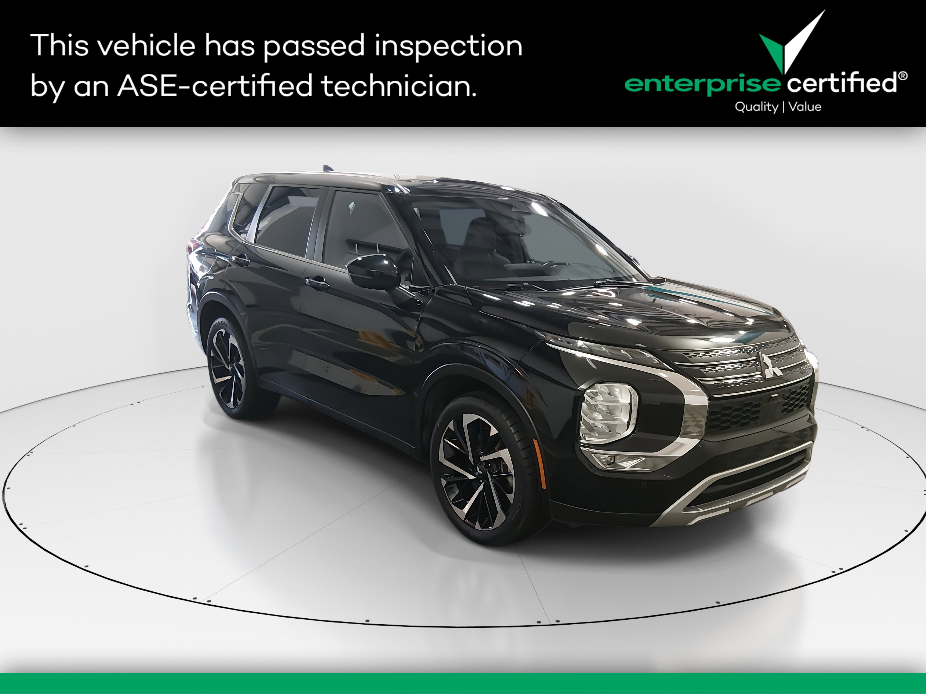 2024 Mitsubishi Outlander SE's photo