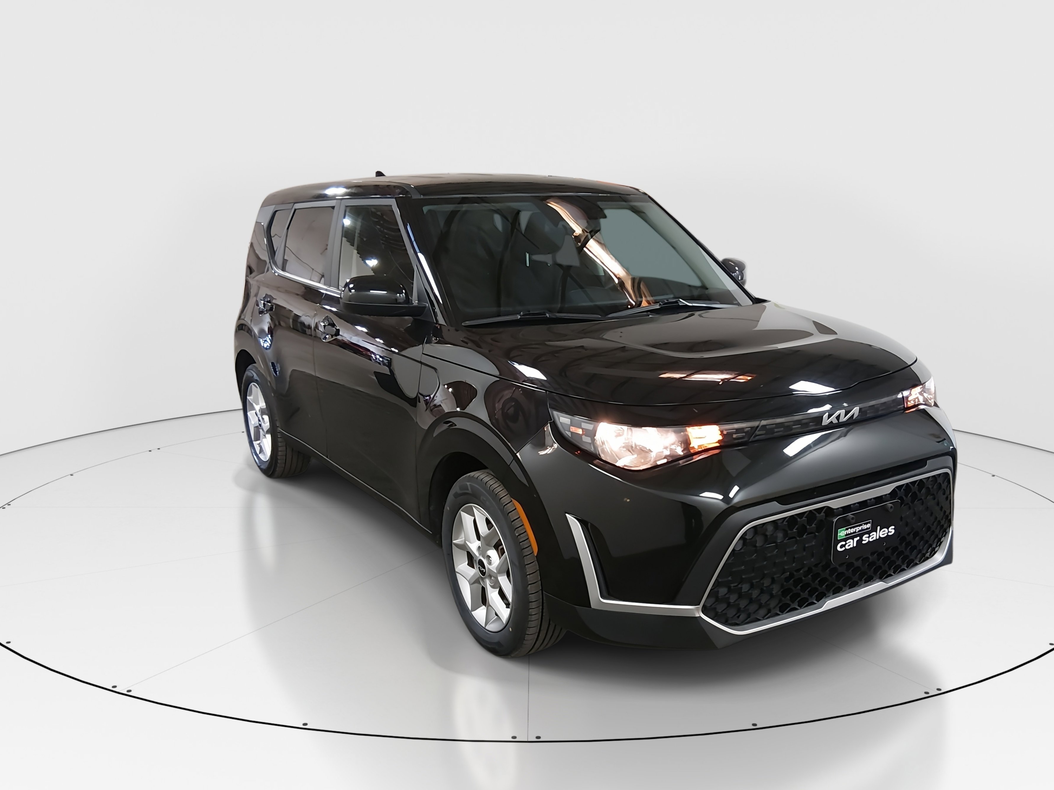 2024 Kia Soul LX's photo