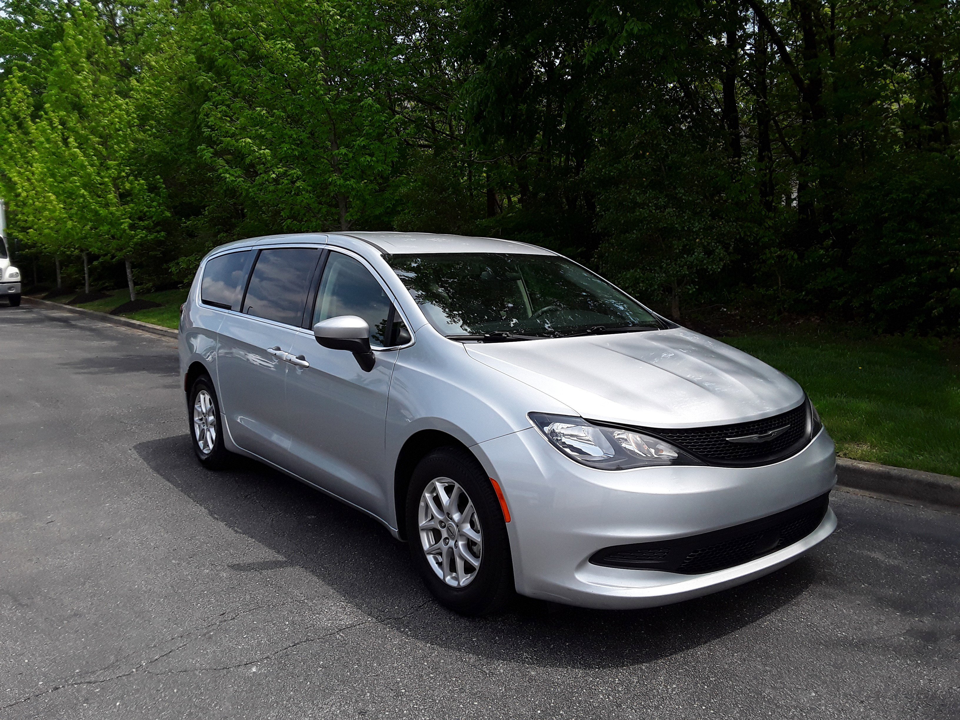2022 Chrysler Voyager LX FWD