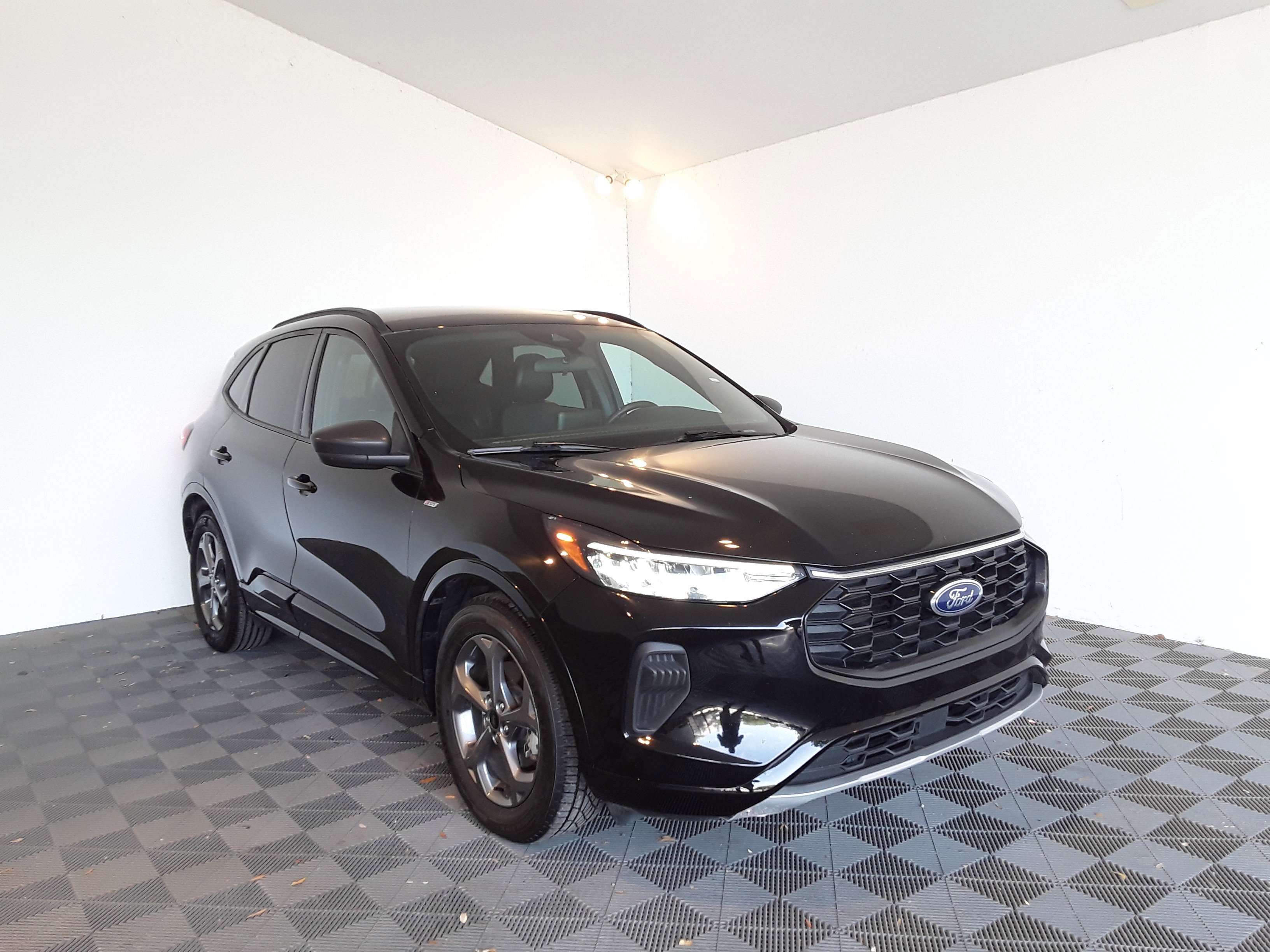 2023 Ford Escape ST-Line FWD