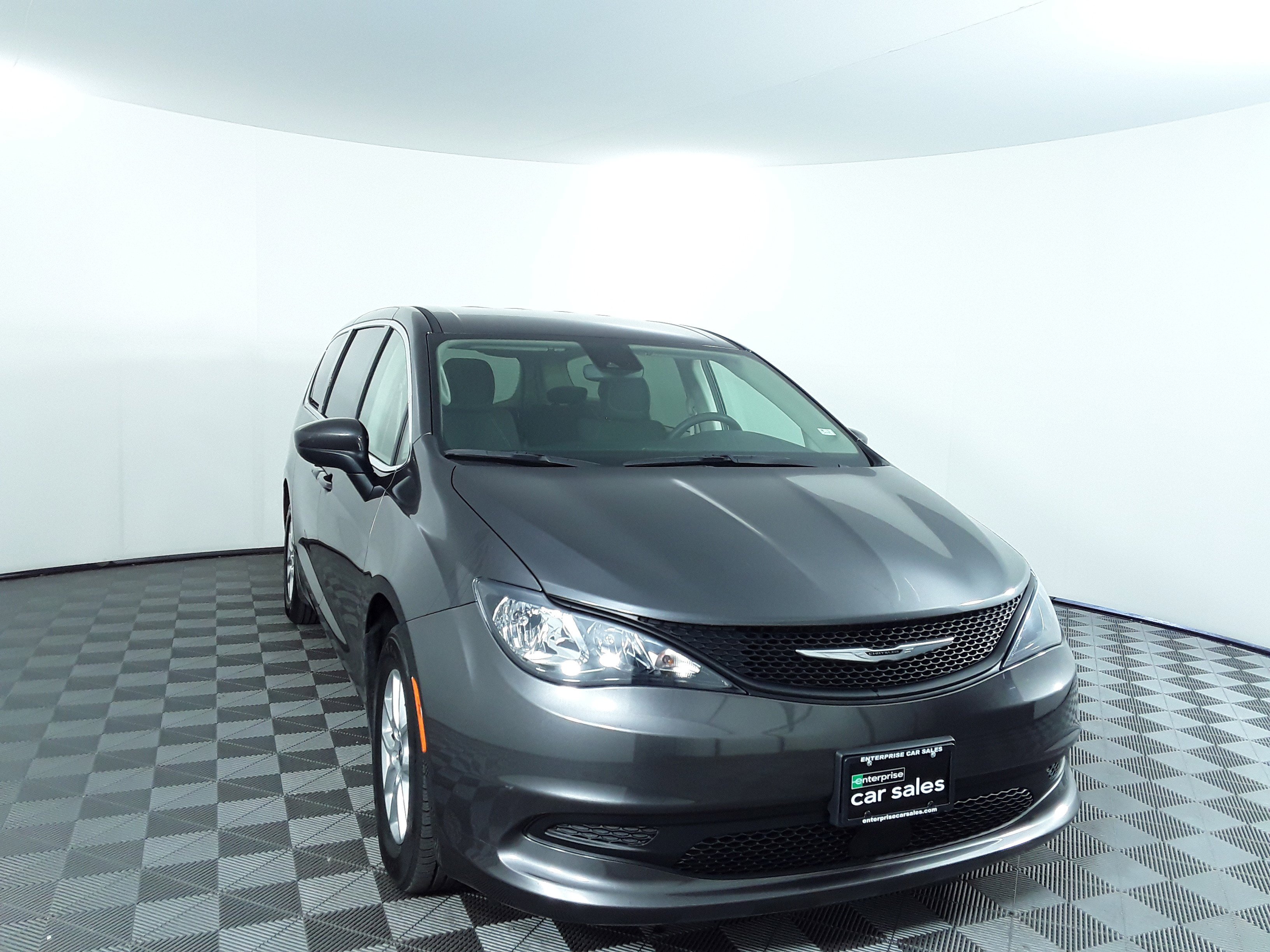 2023 Chrysler Voyager LX FWD