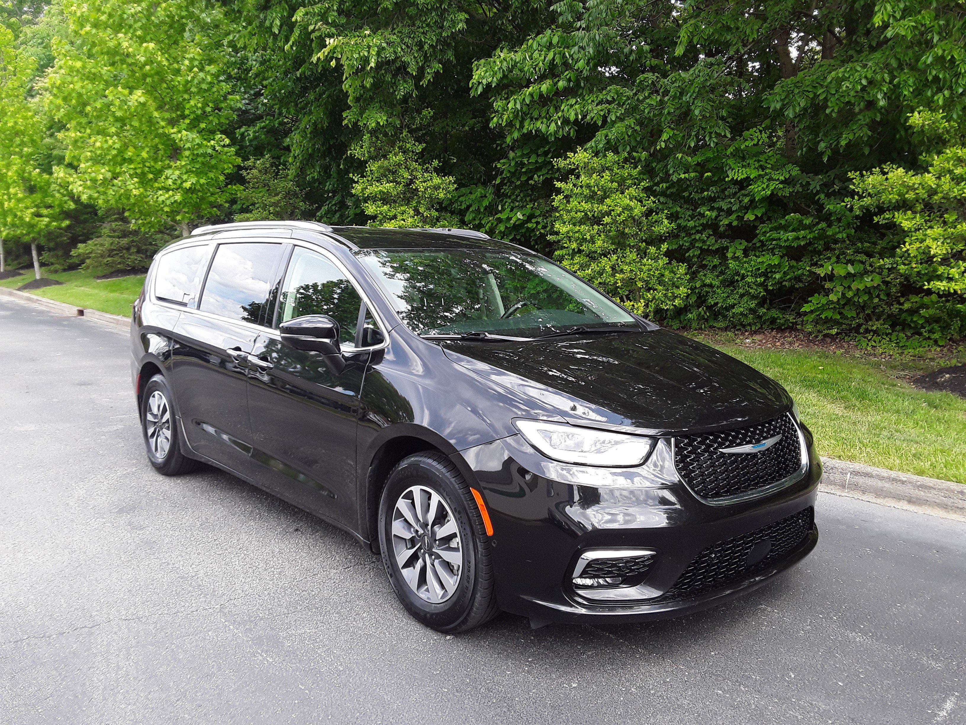 2021 Chrysler Pacifica Hybrid Touring L FWD