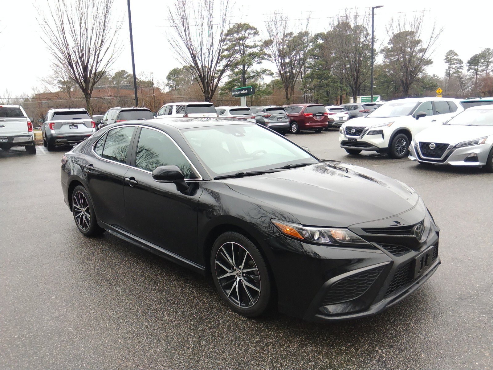 2022 Toyota Camry SE Auto