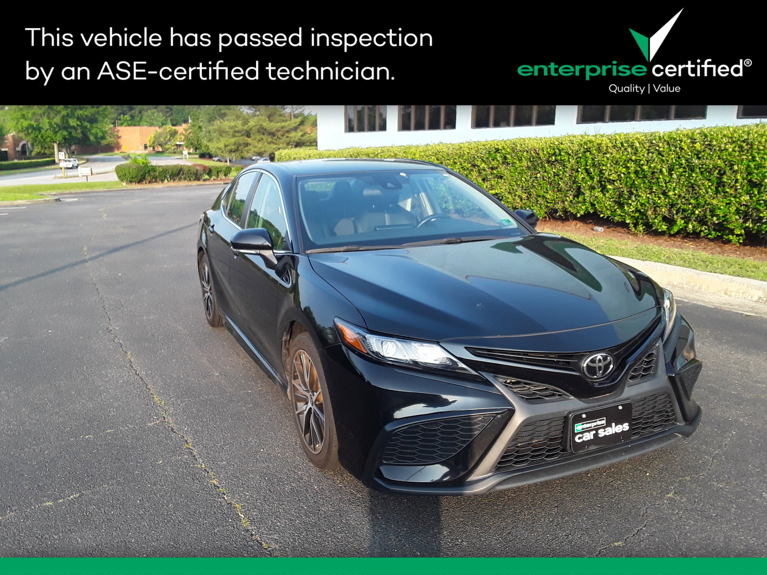 2022 Toyota Camry SE Auto