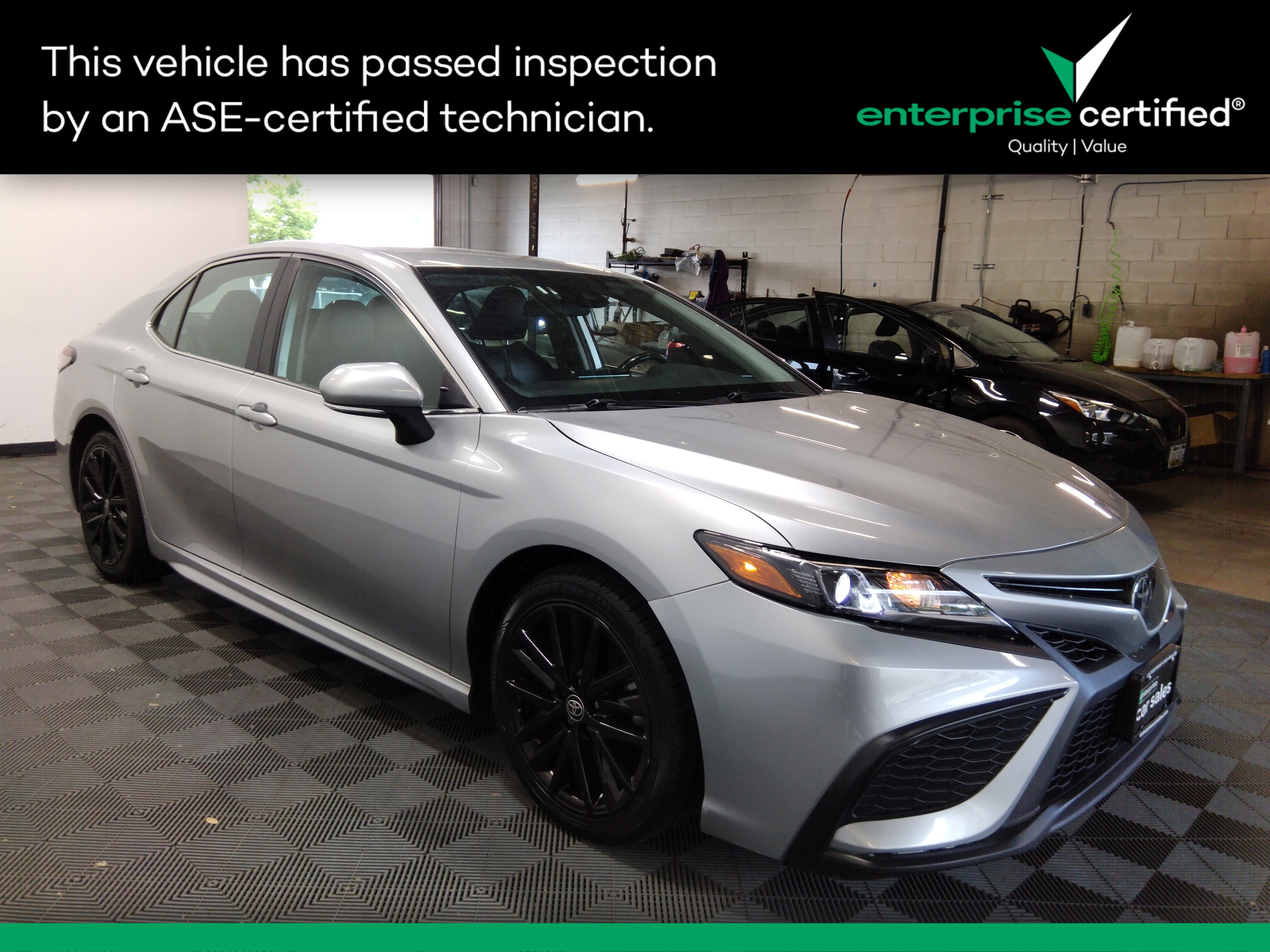 2022 Toyota Camry SE Auto