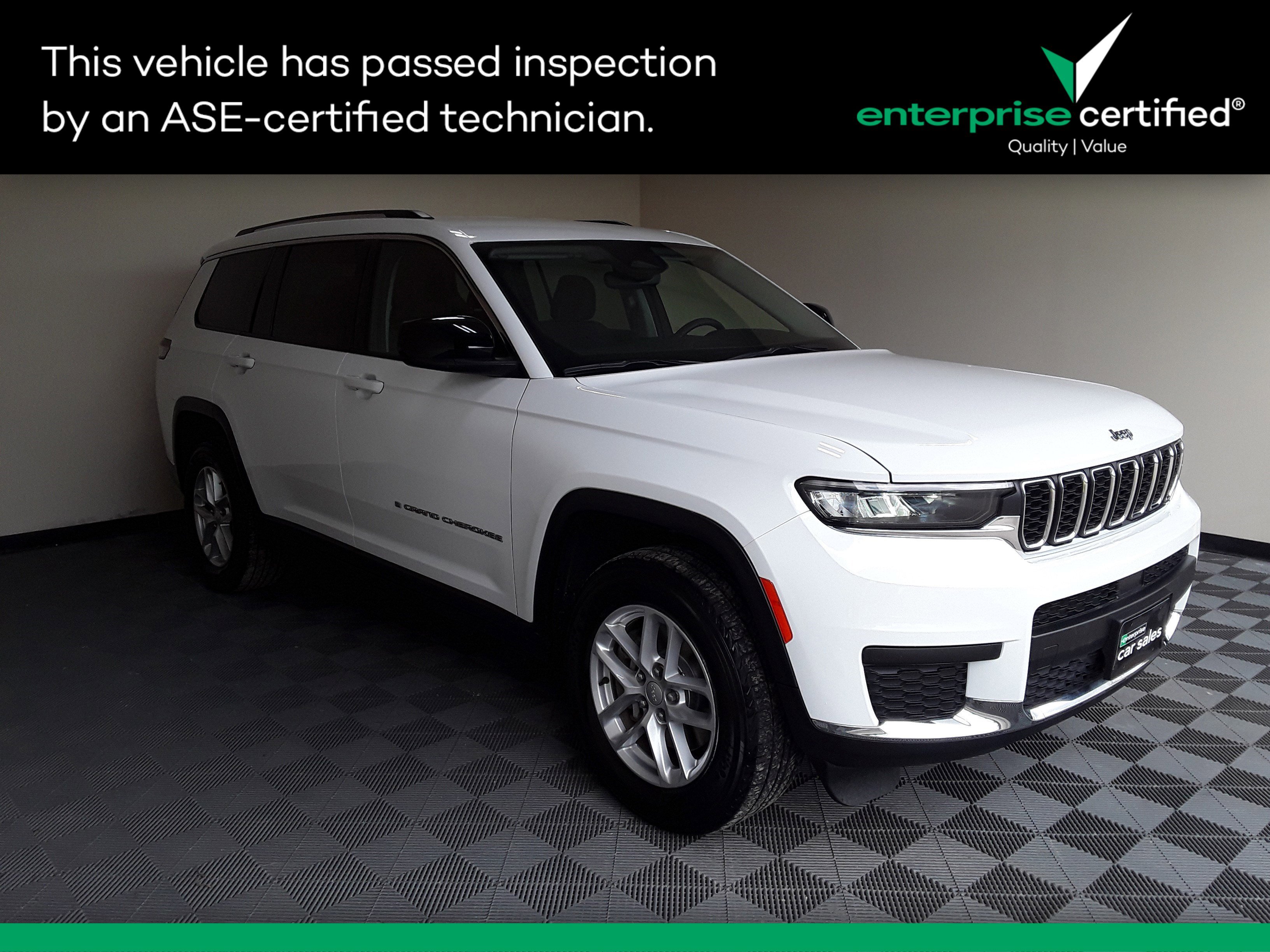 Used 2023 Jeep Grand Cherokee Laredo 4x2