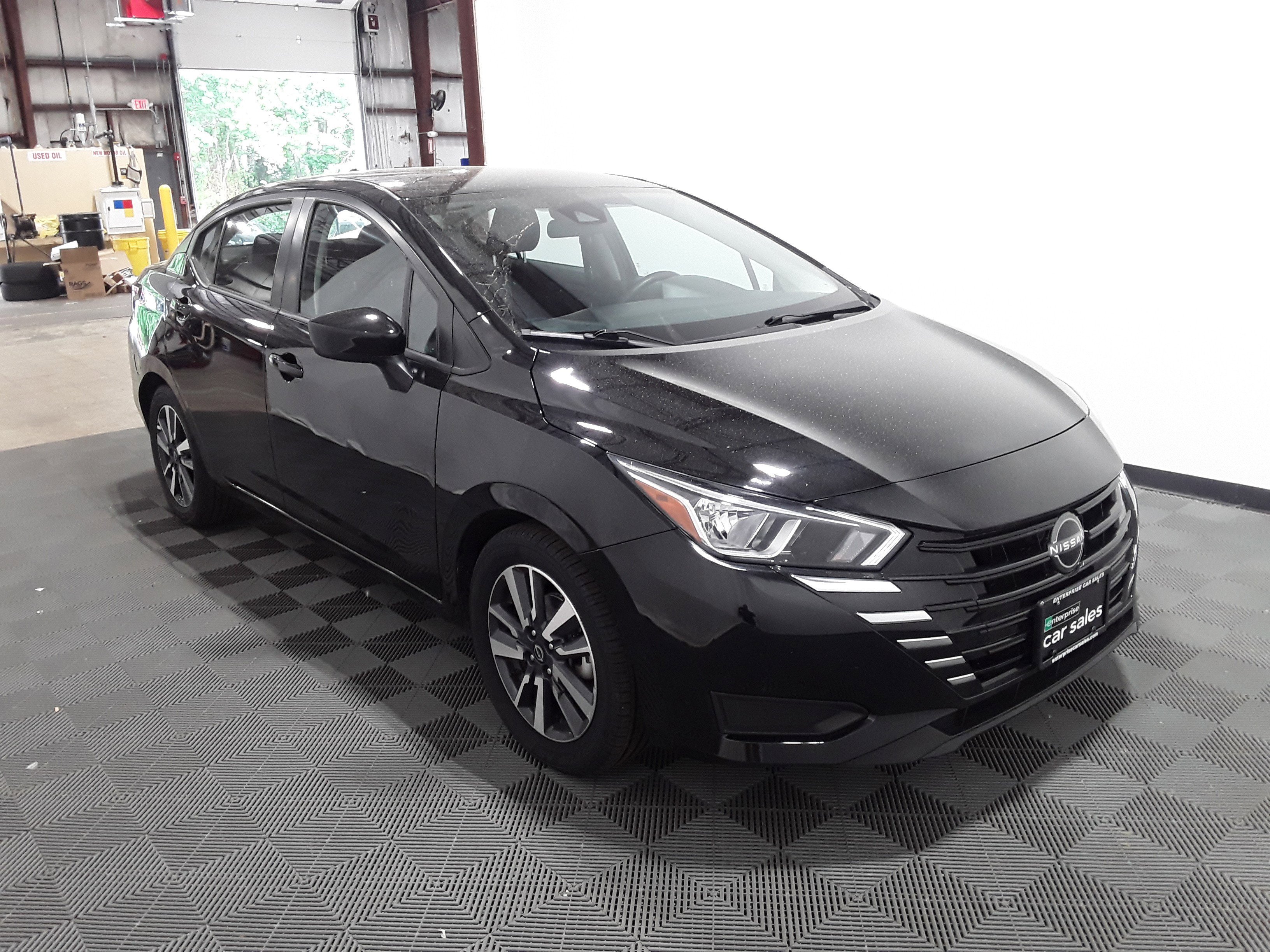 2023 Nissan Versa SV CVT