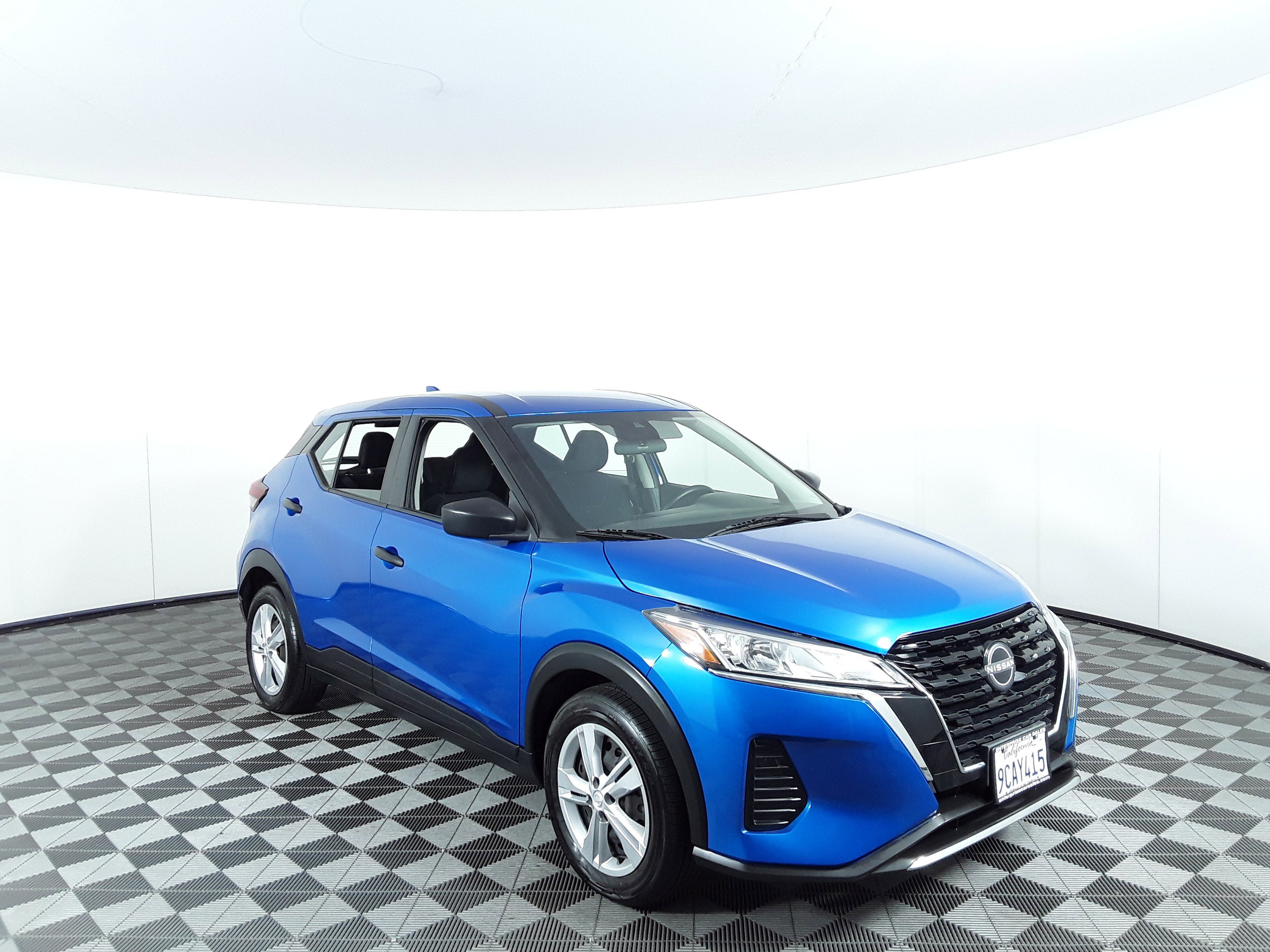 2022 Nissan Kicks S FWD