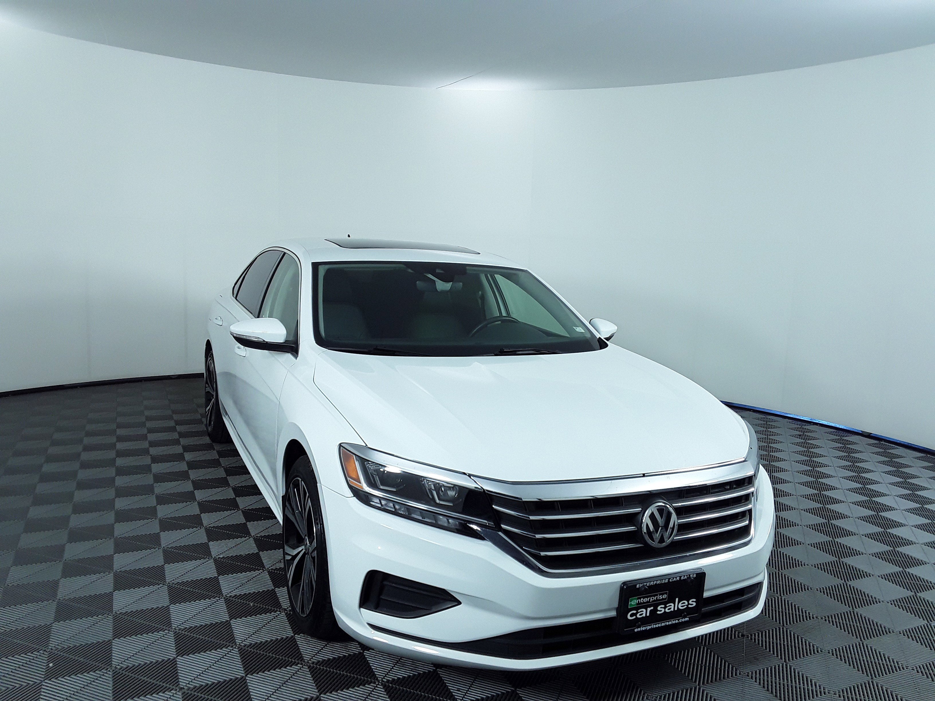 2022 Volkswagen Passat 2.0T SE Auto