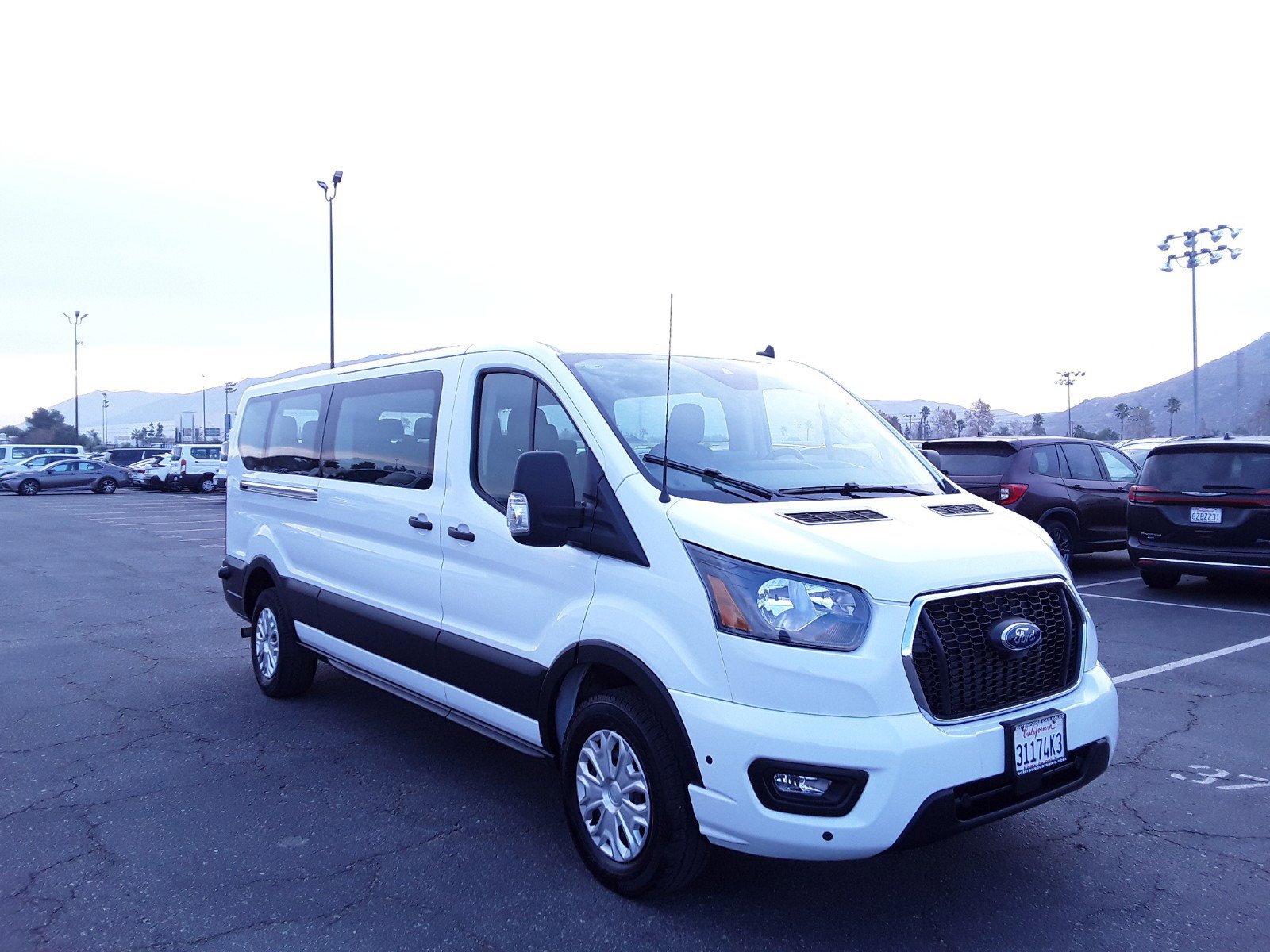 2024 Ford Transit Passenger Wagon XLT T-350 148