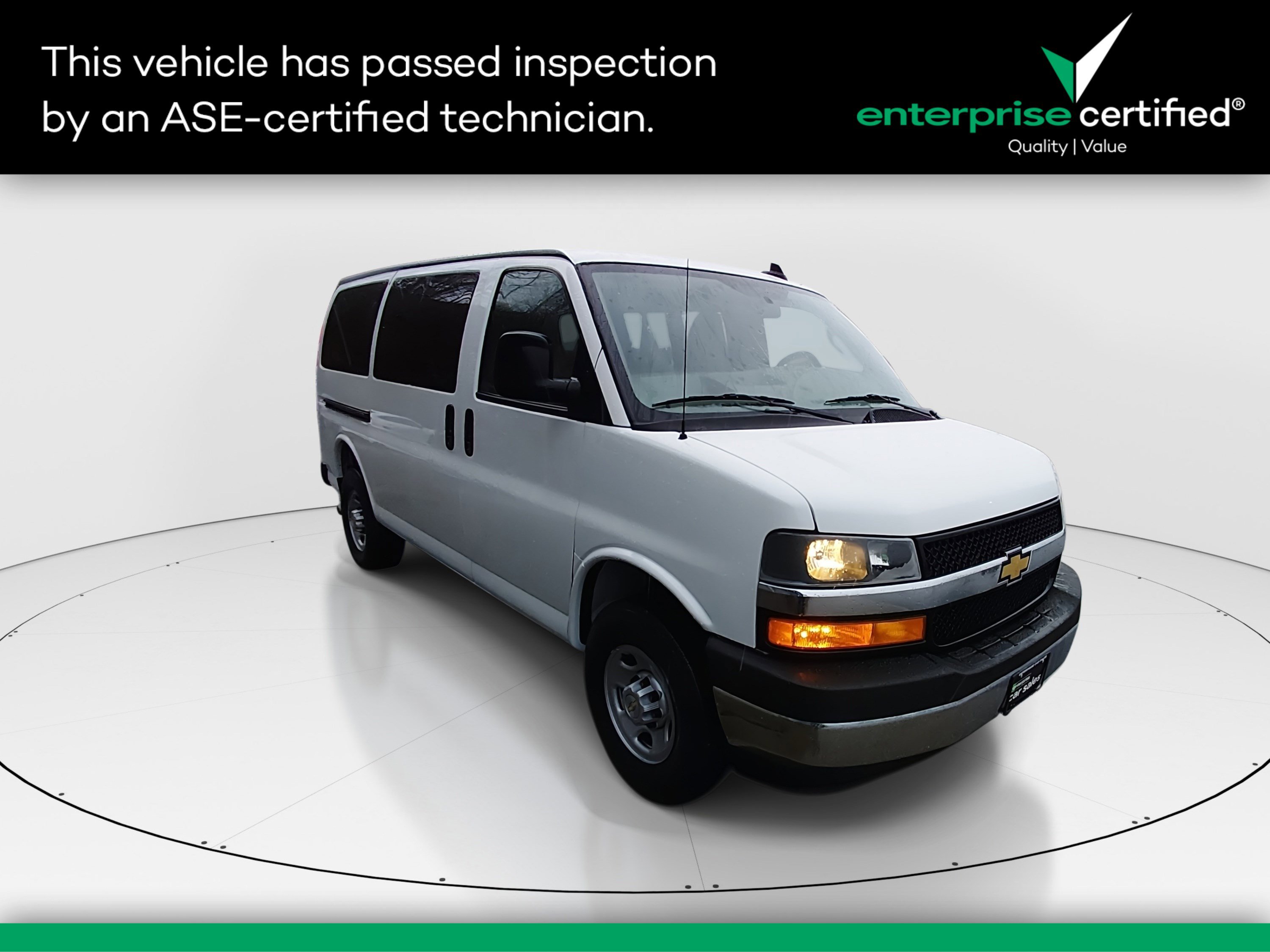 2022 Chevrolet Express Passenger LS's photo