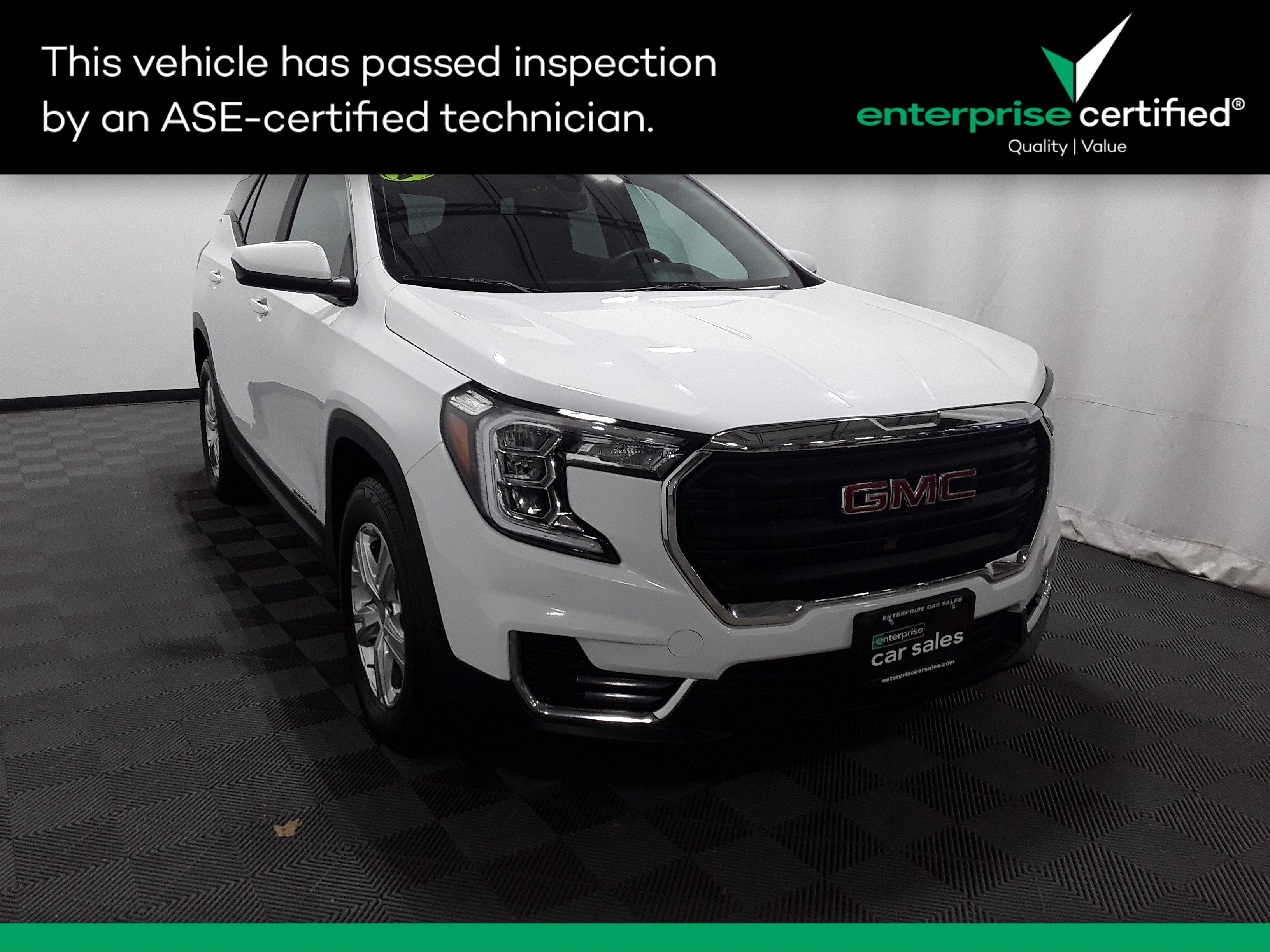 2024 GMC Terrain SLE's photo