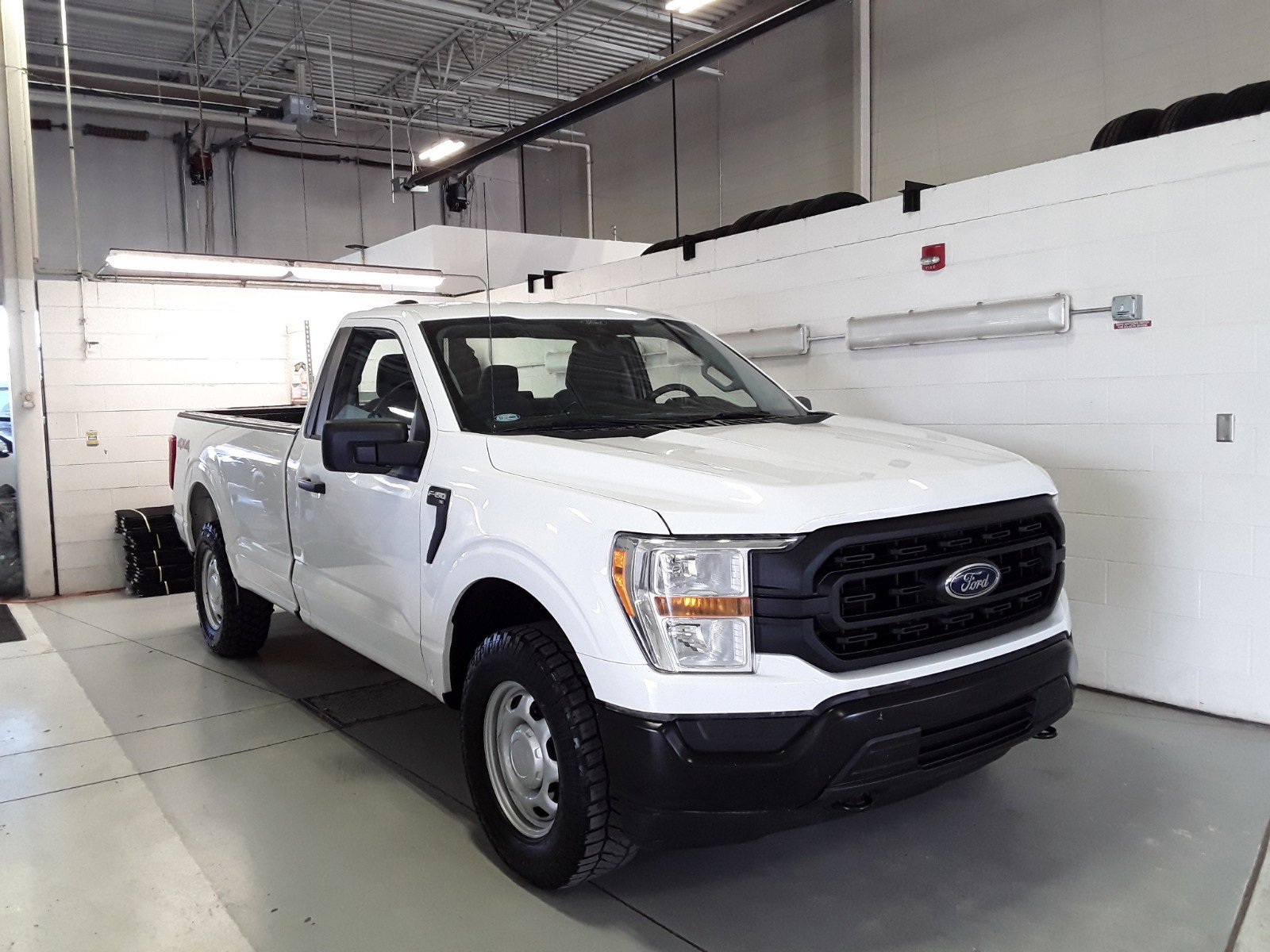 2021 Ford F-150 XL 4WD Reg Cab 8' Box