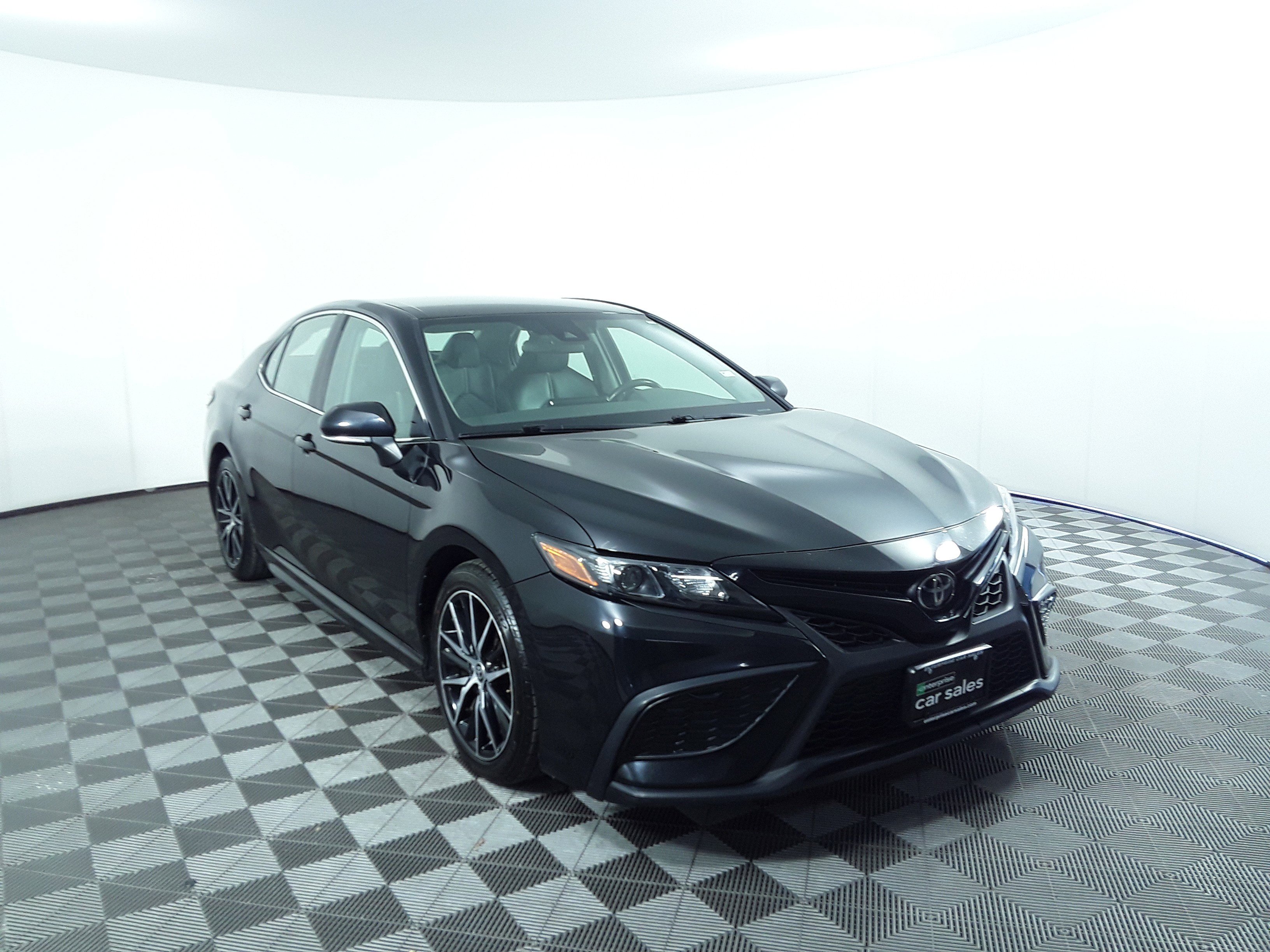 2022 Toyota Camry SE Auto