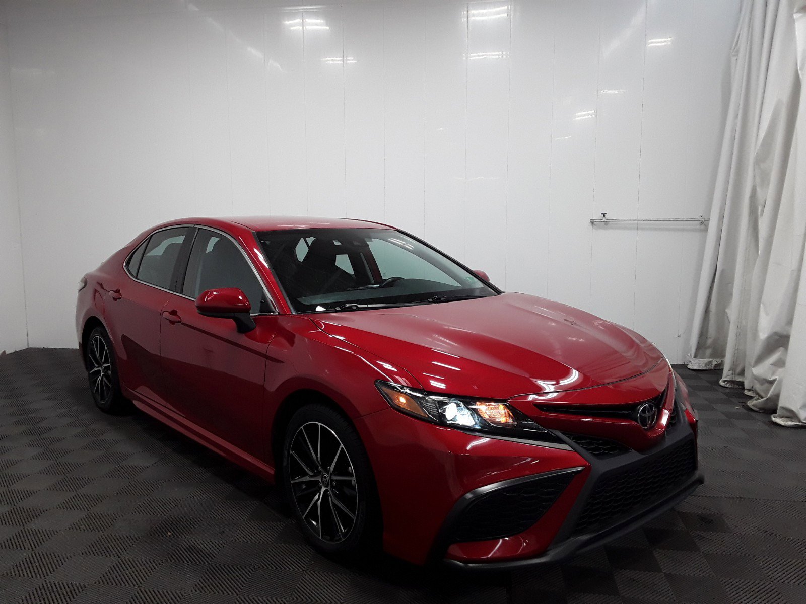 2021 Toyota Camry SE Auto