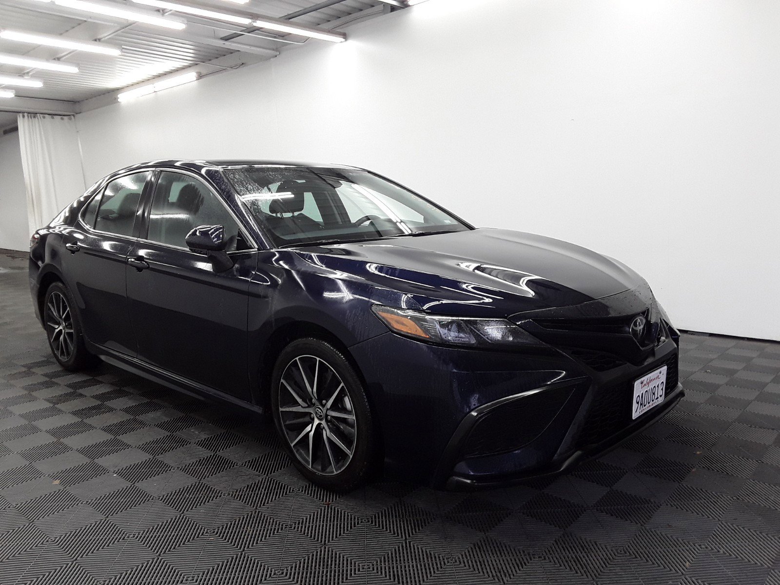 2022 Toyota Camry SE Auto