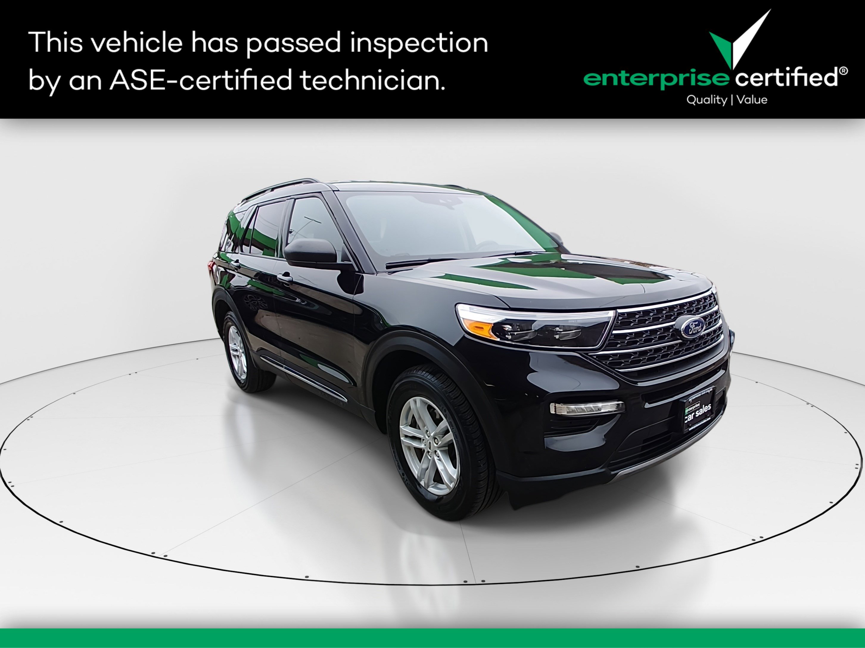 2023 Ford Explorer XLT's photo