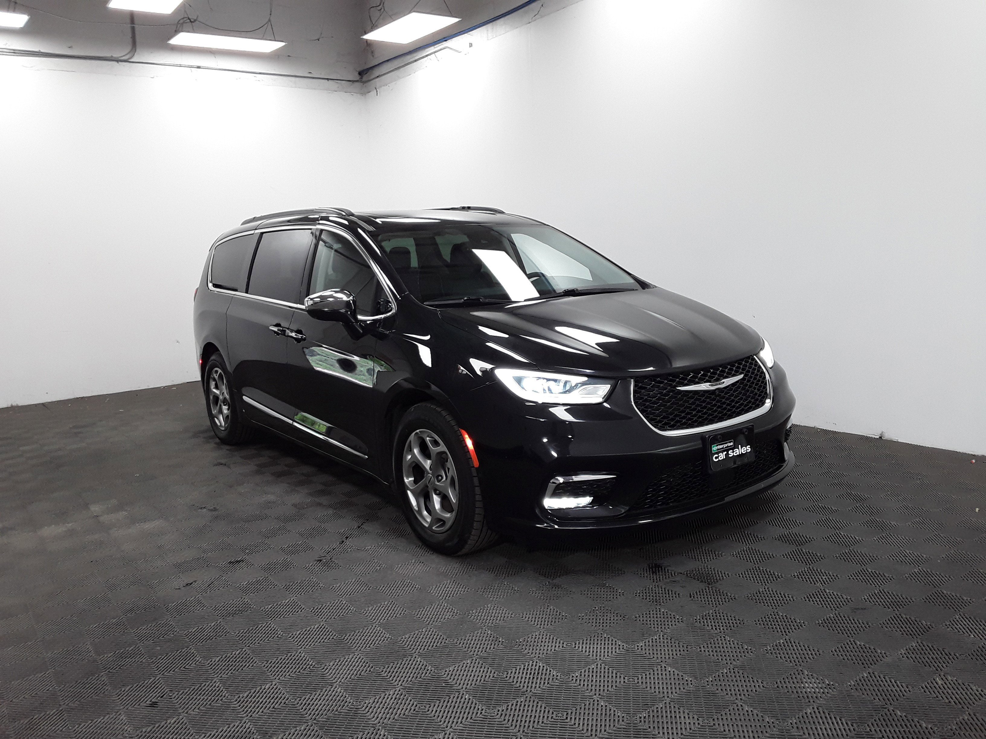 2022 Chrysler Pacifica Limited FWD
