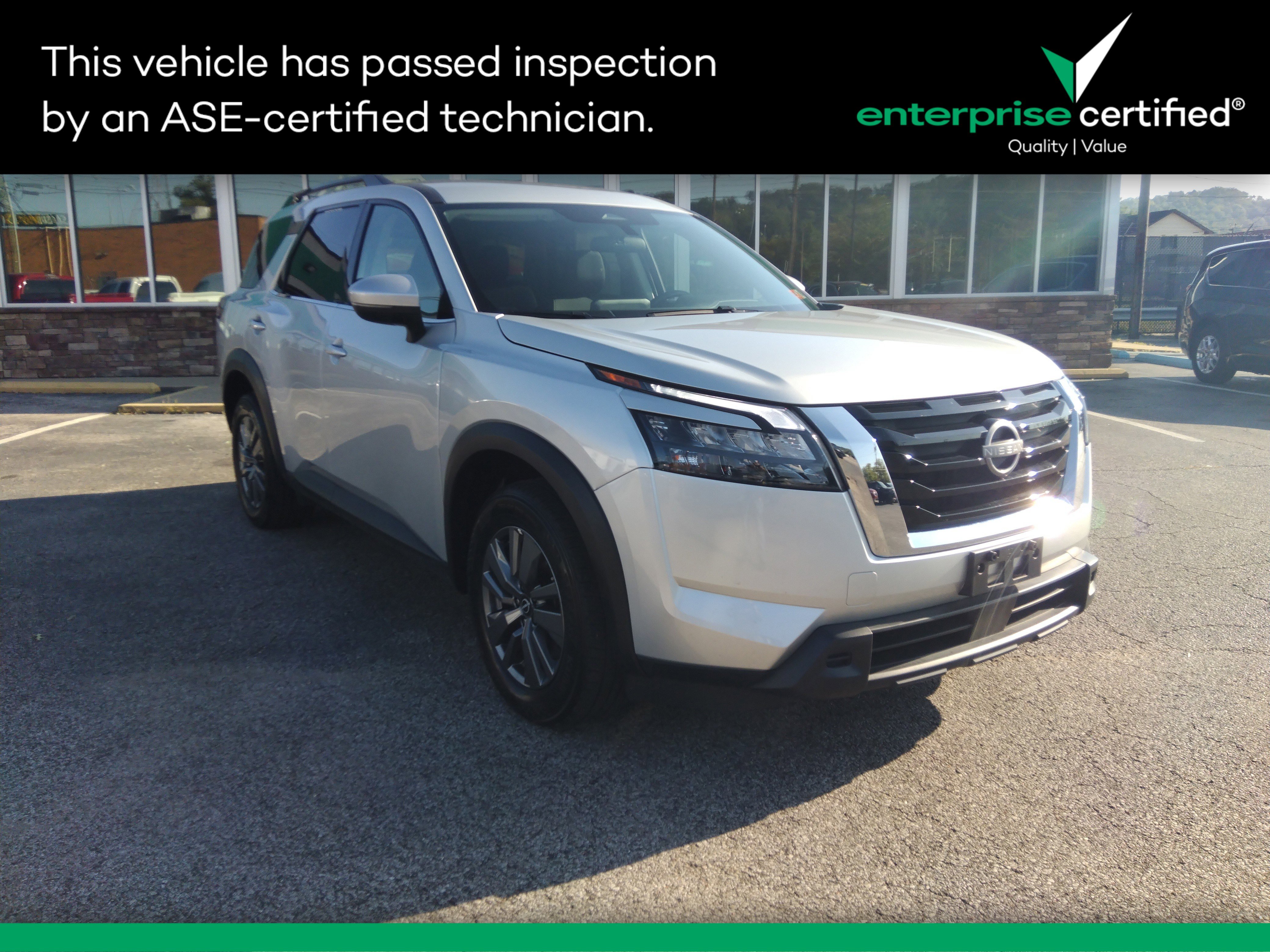 Used 2025 Nissan Pathfinder SV 4WD