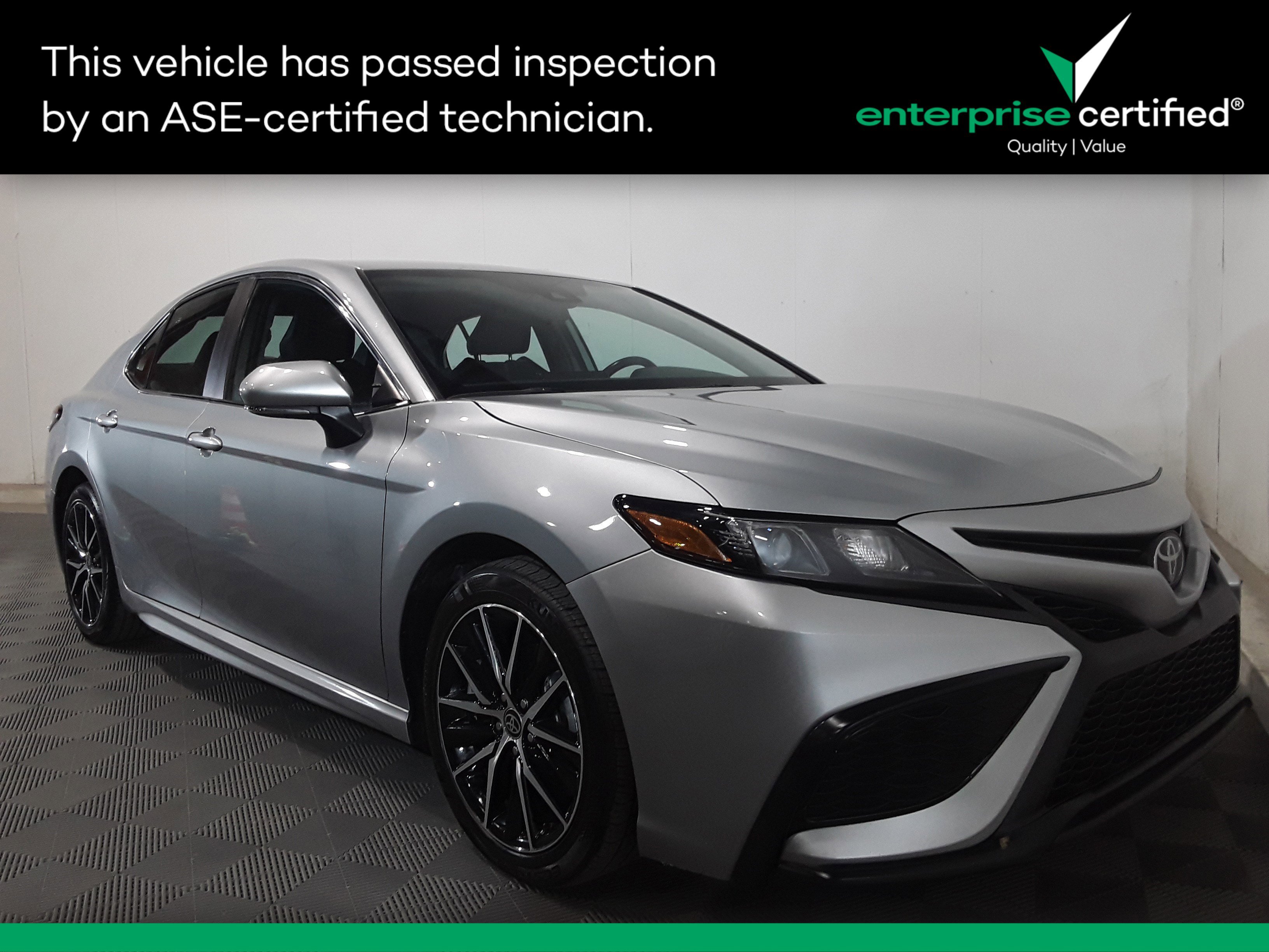 Used 2023 Toyota Camry SE Auto