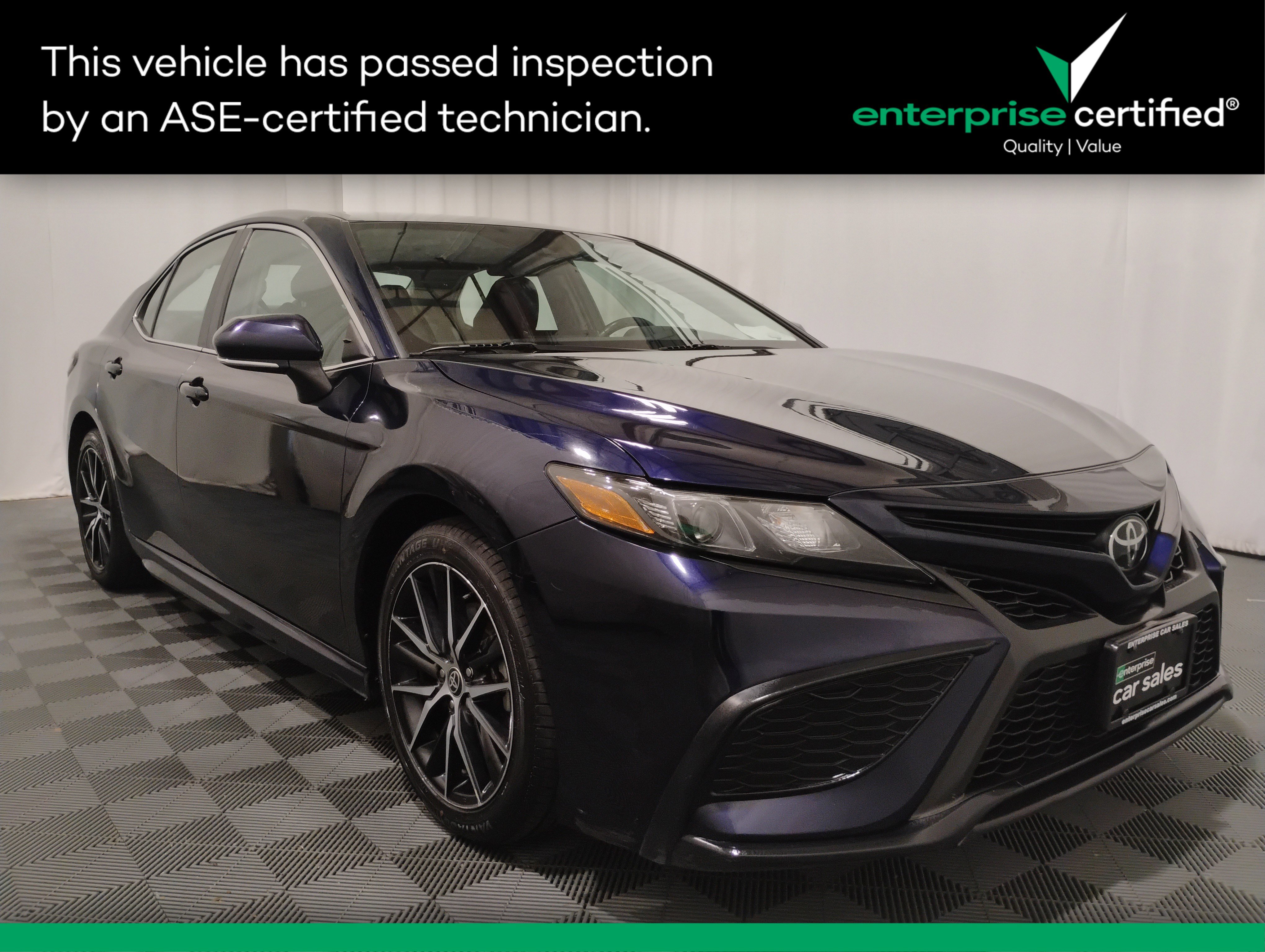 2022 Toyota Camry SE Auto