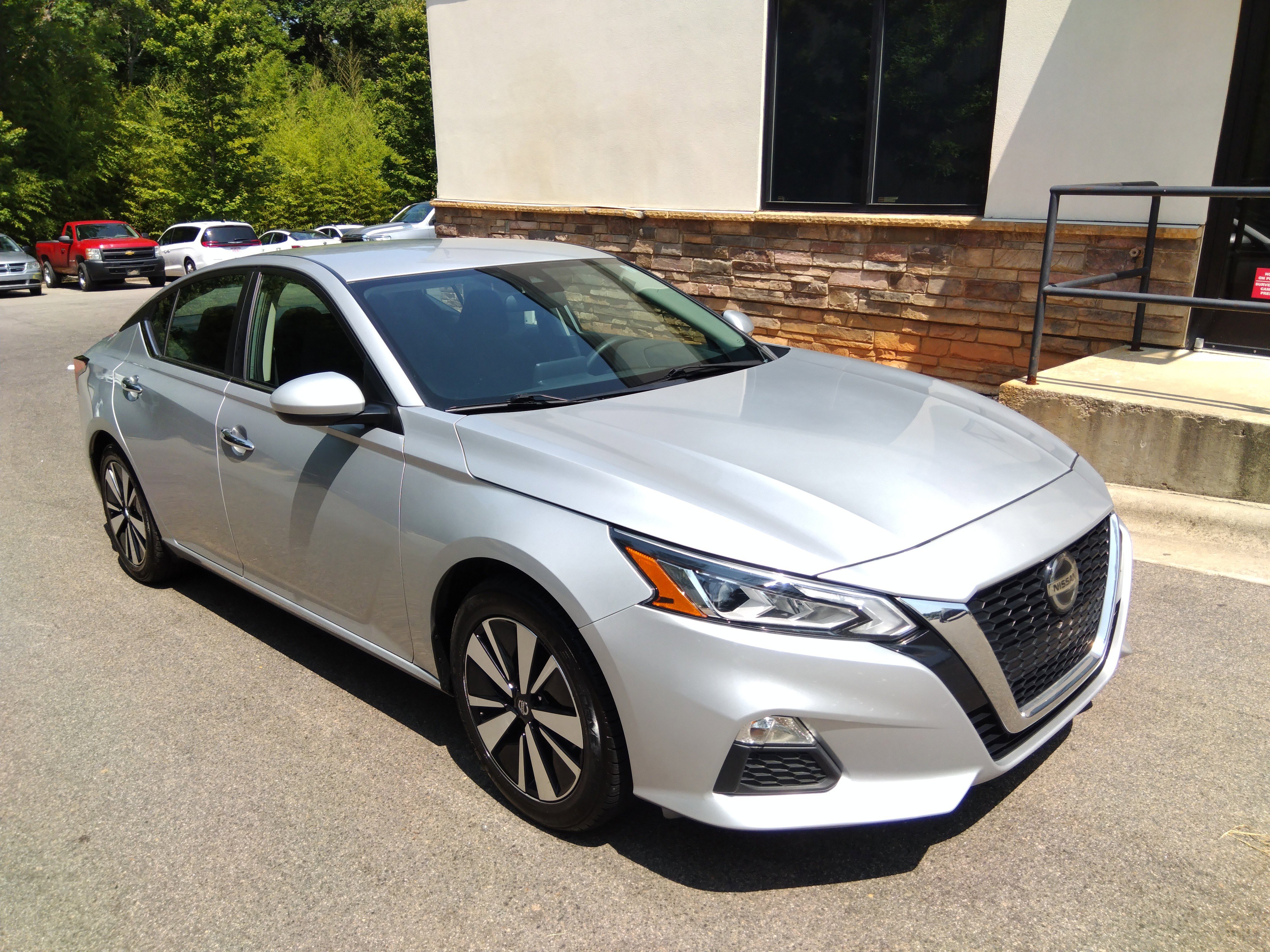 2022 Nissan Altima 2.5 SV Sedan