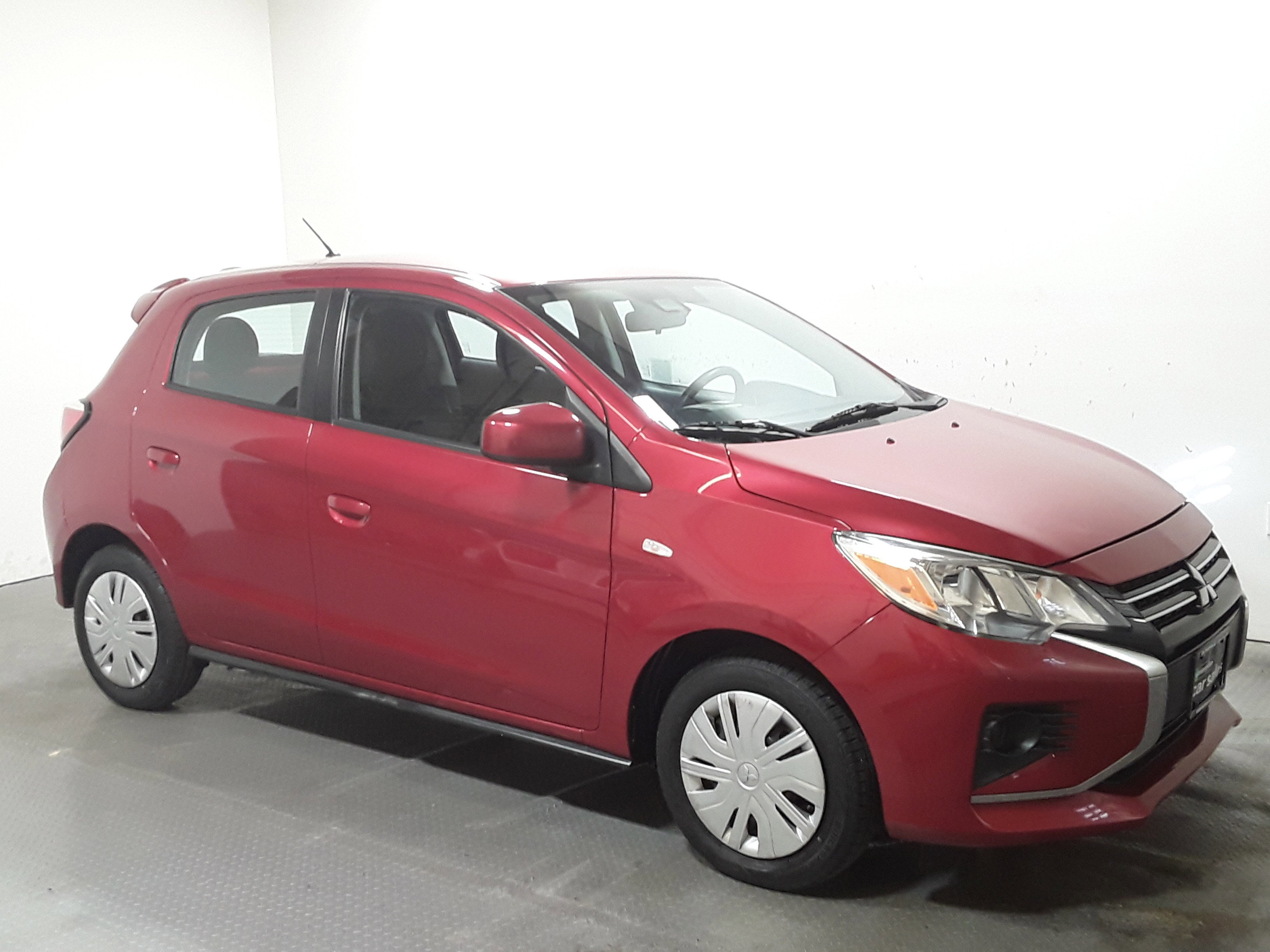 2022 Mitsubishi Mirage ES's photo