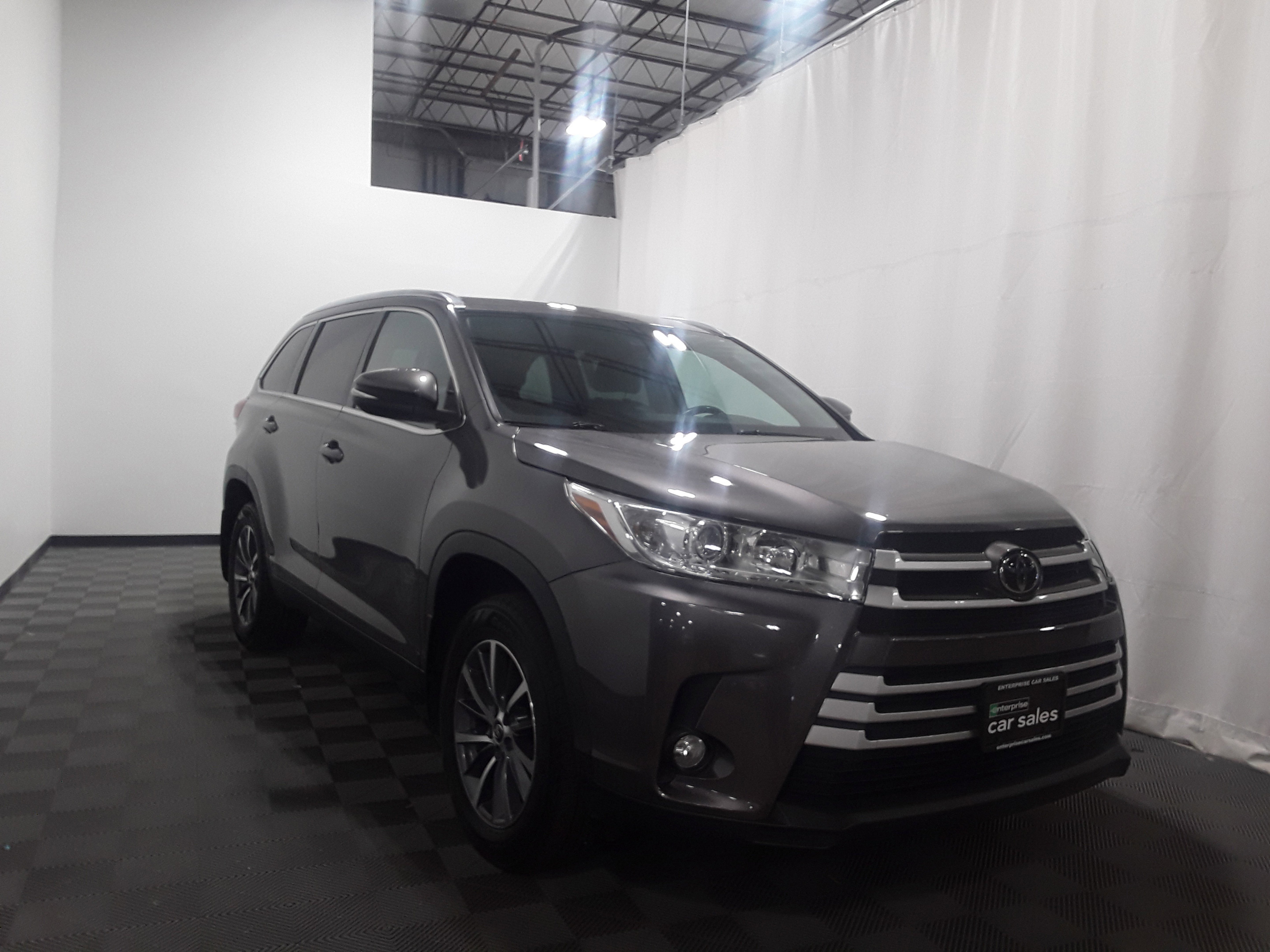 Used 2019 Toyota Highlander XLE V6 AWD