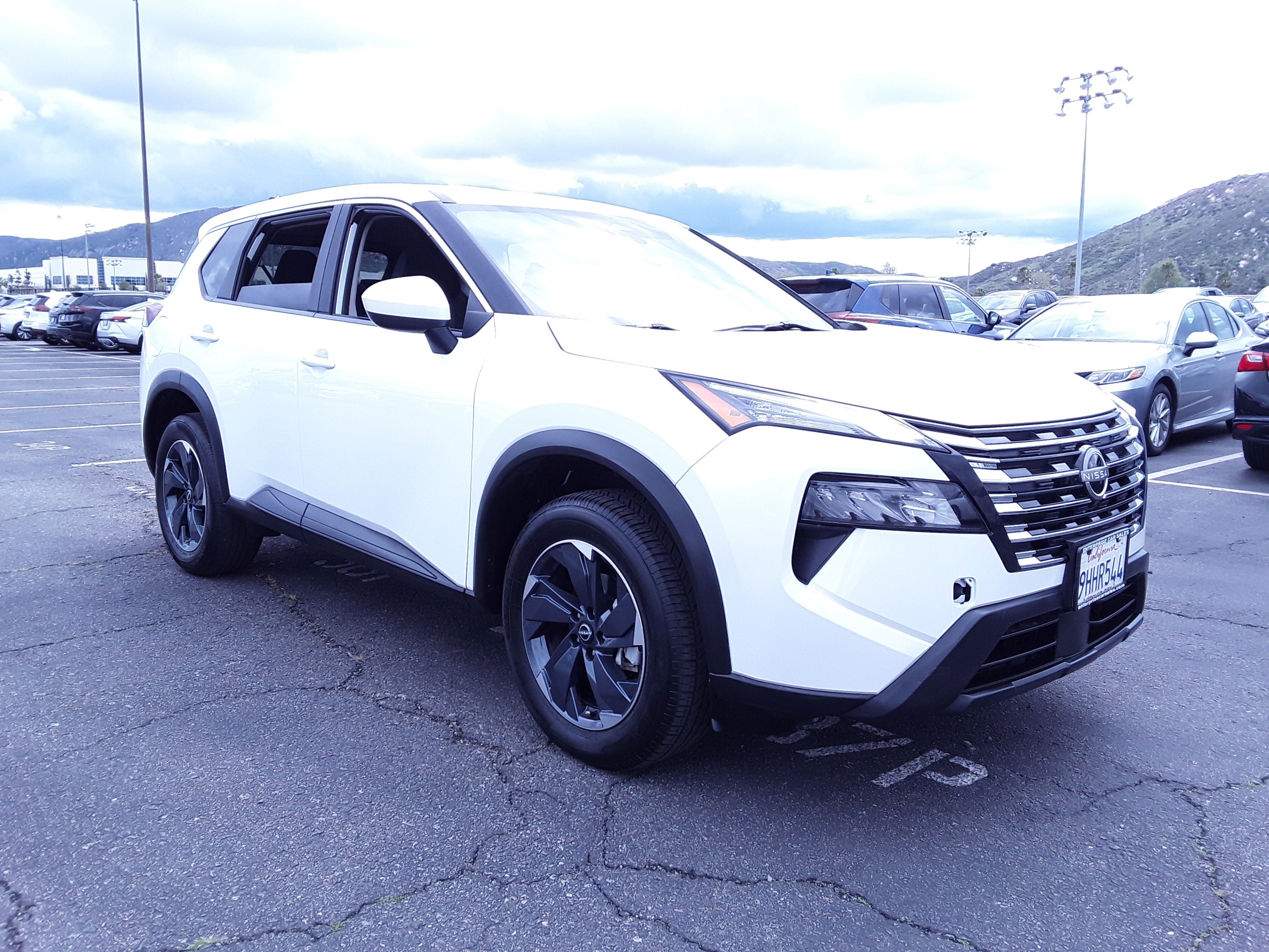 2024 Nissan Rogue FWD SV