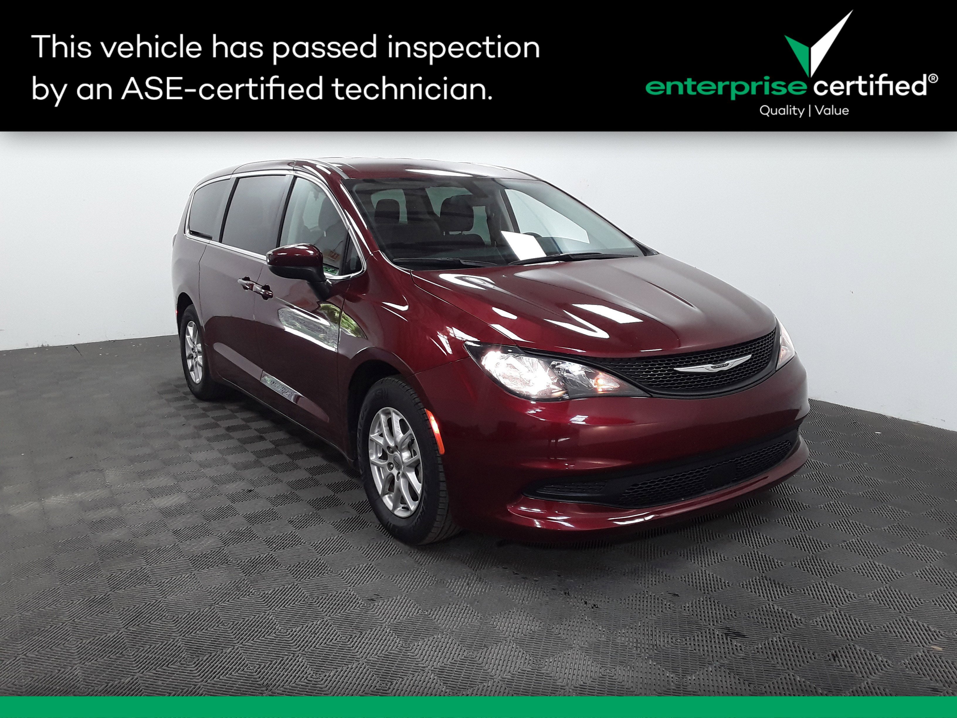 Used 2022 Chrysler Voyager LX FWD's photo