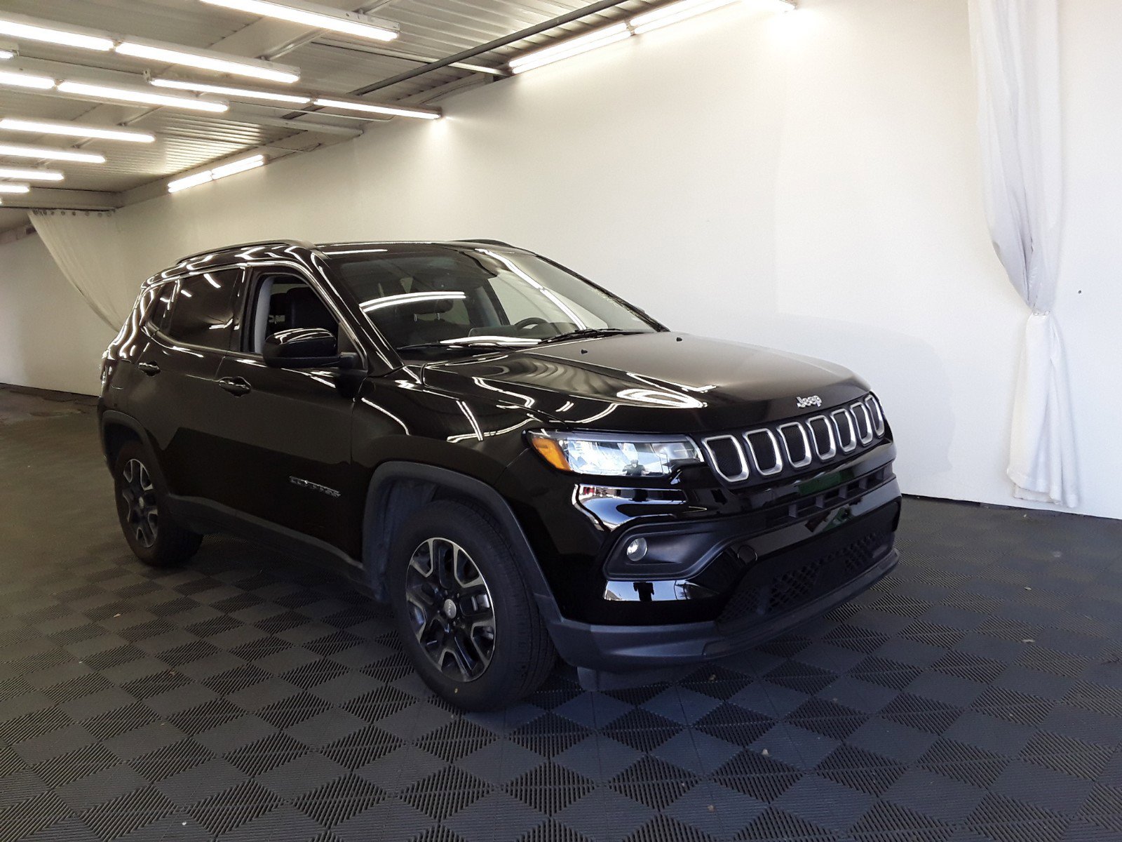 Used 2022 Jeep Compass Latitude FWD