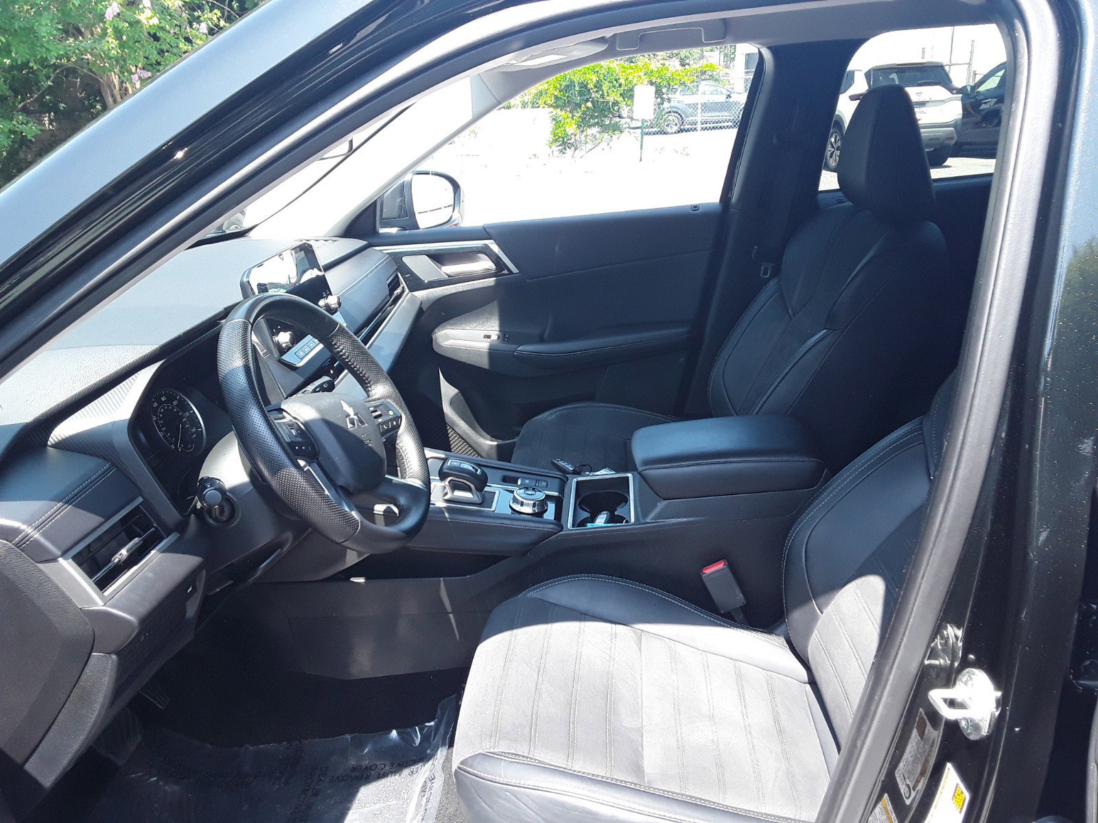 Image 6 of Used 2024 Mitsubishi Outlander SE FWD