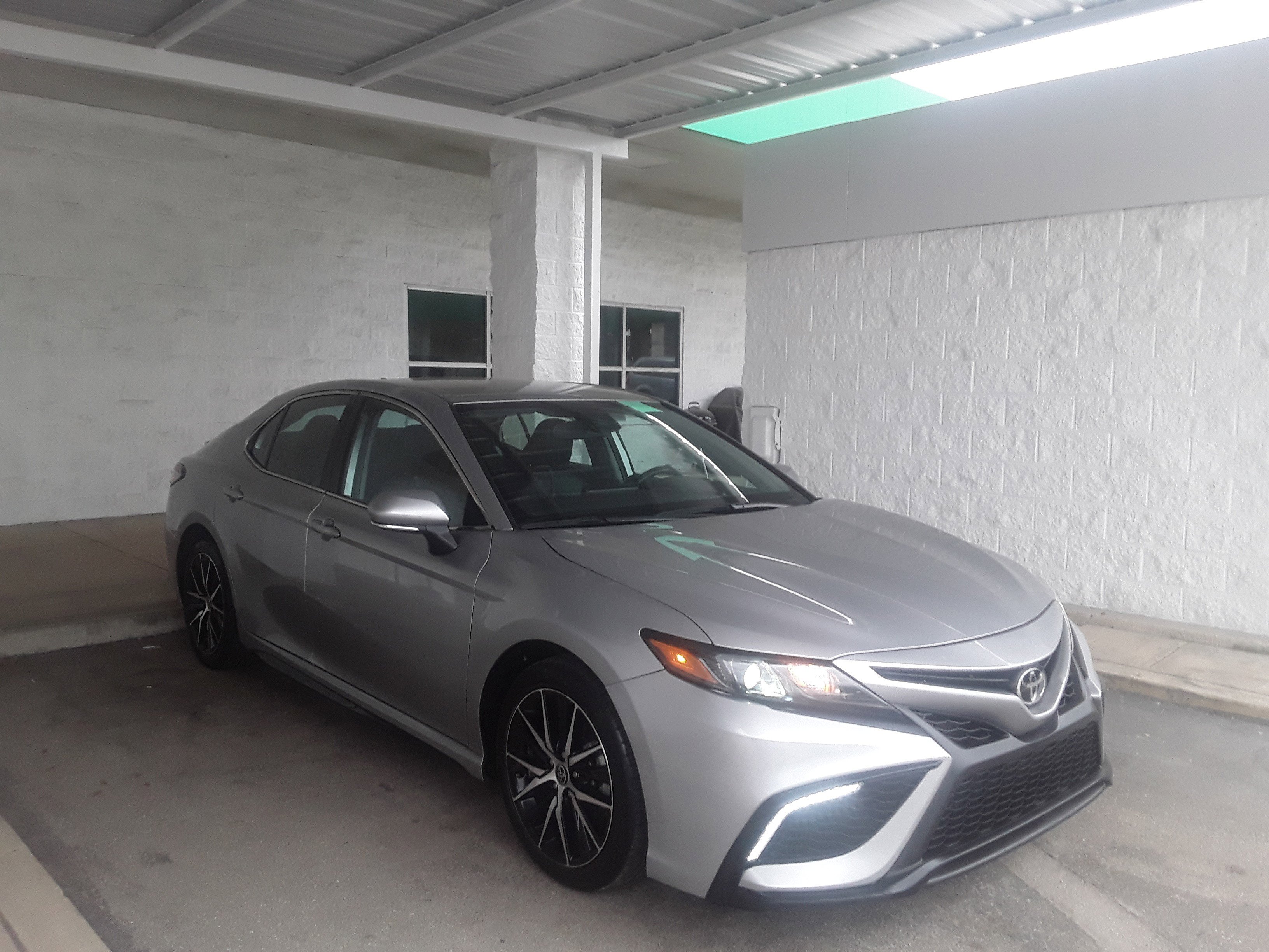2023 Toyota Camry SE Auto