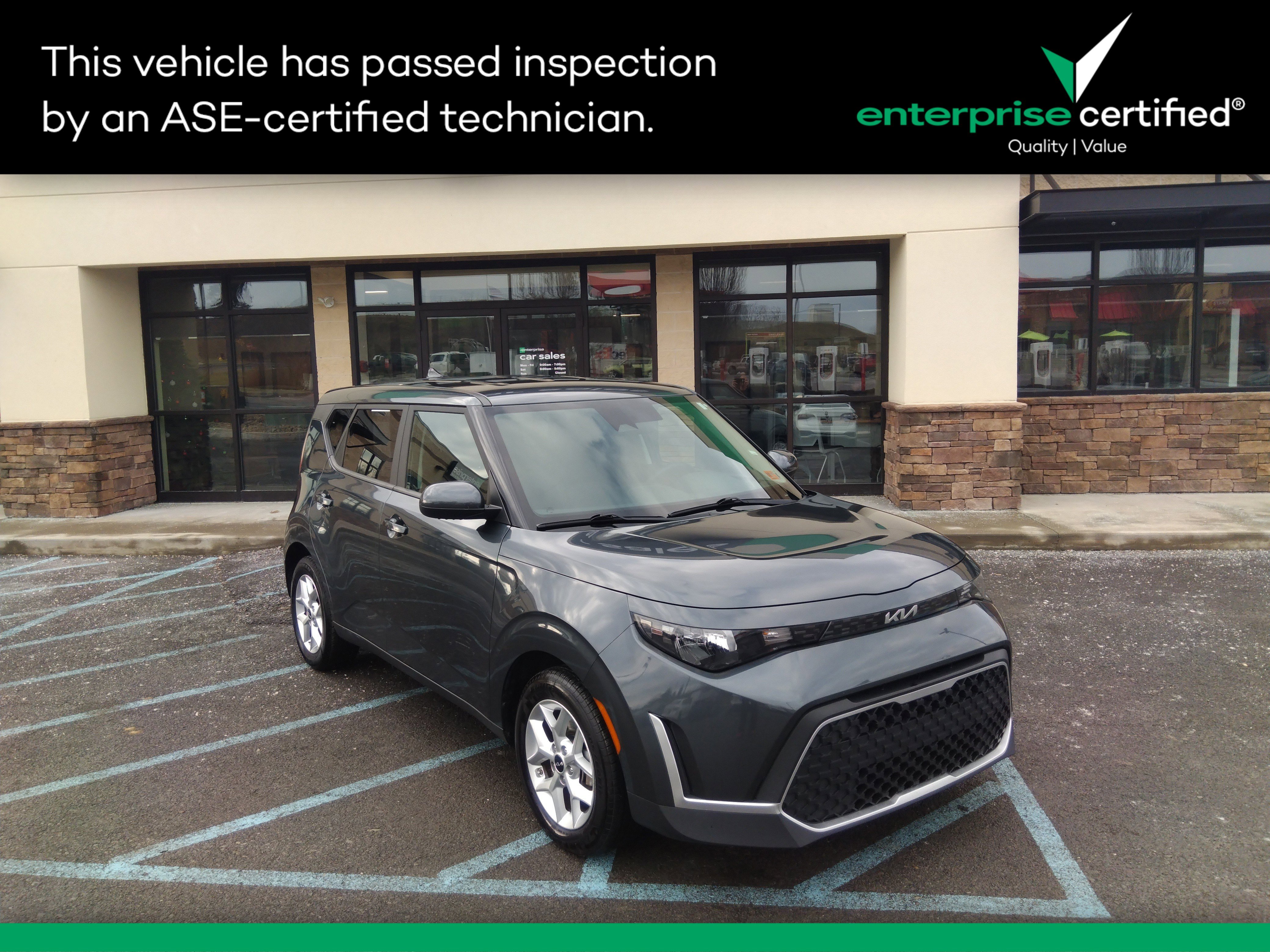 2023 Kia Soul LX's photo