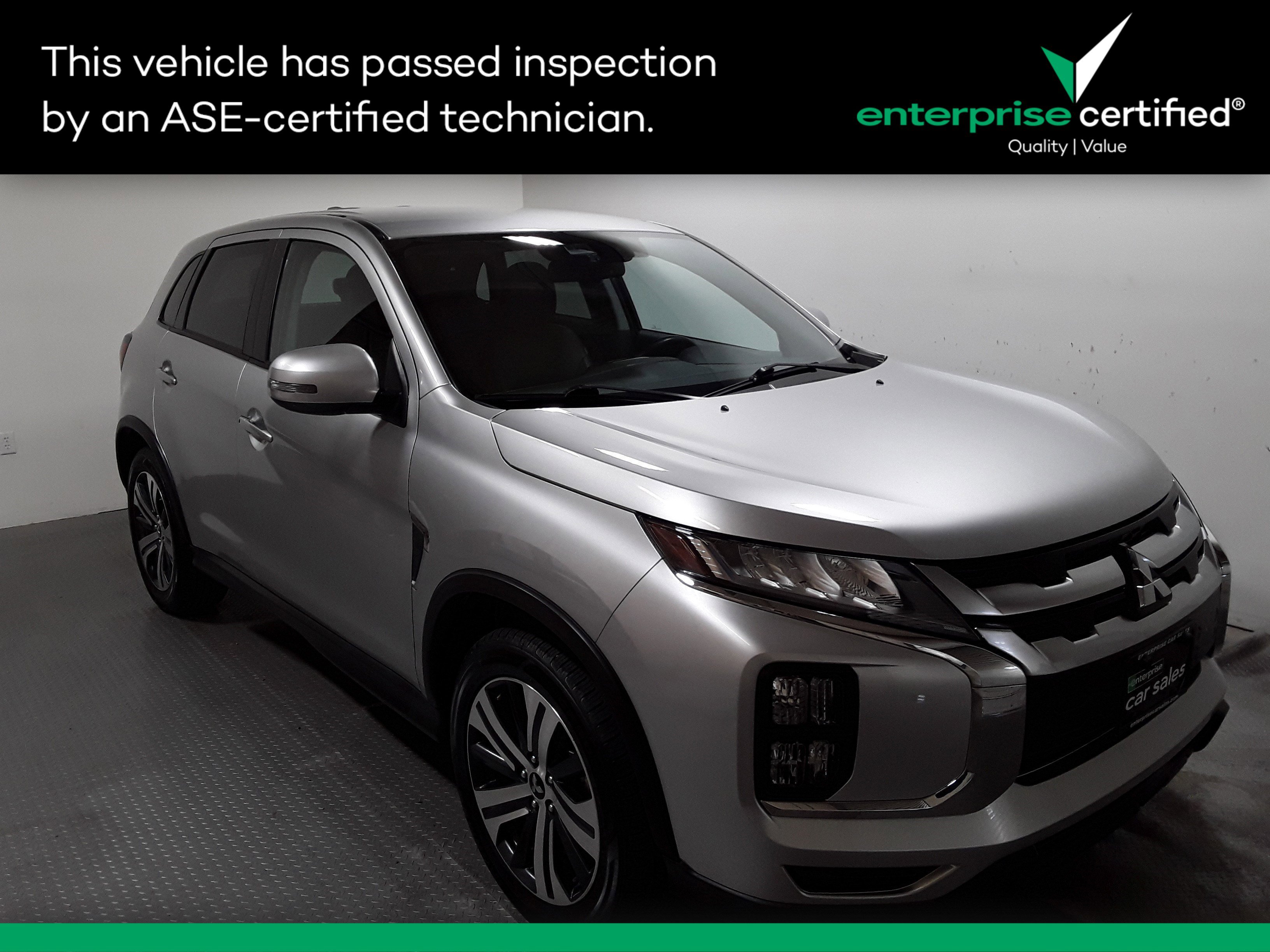 2024 Mitsubishi Outlander Sport SE's photo