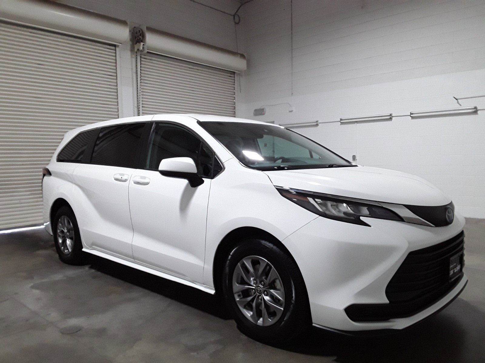 2023 Toyota Sienna LE FWD 8-Passenger