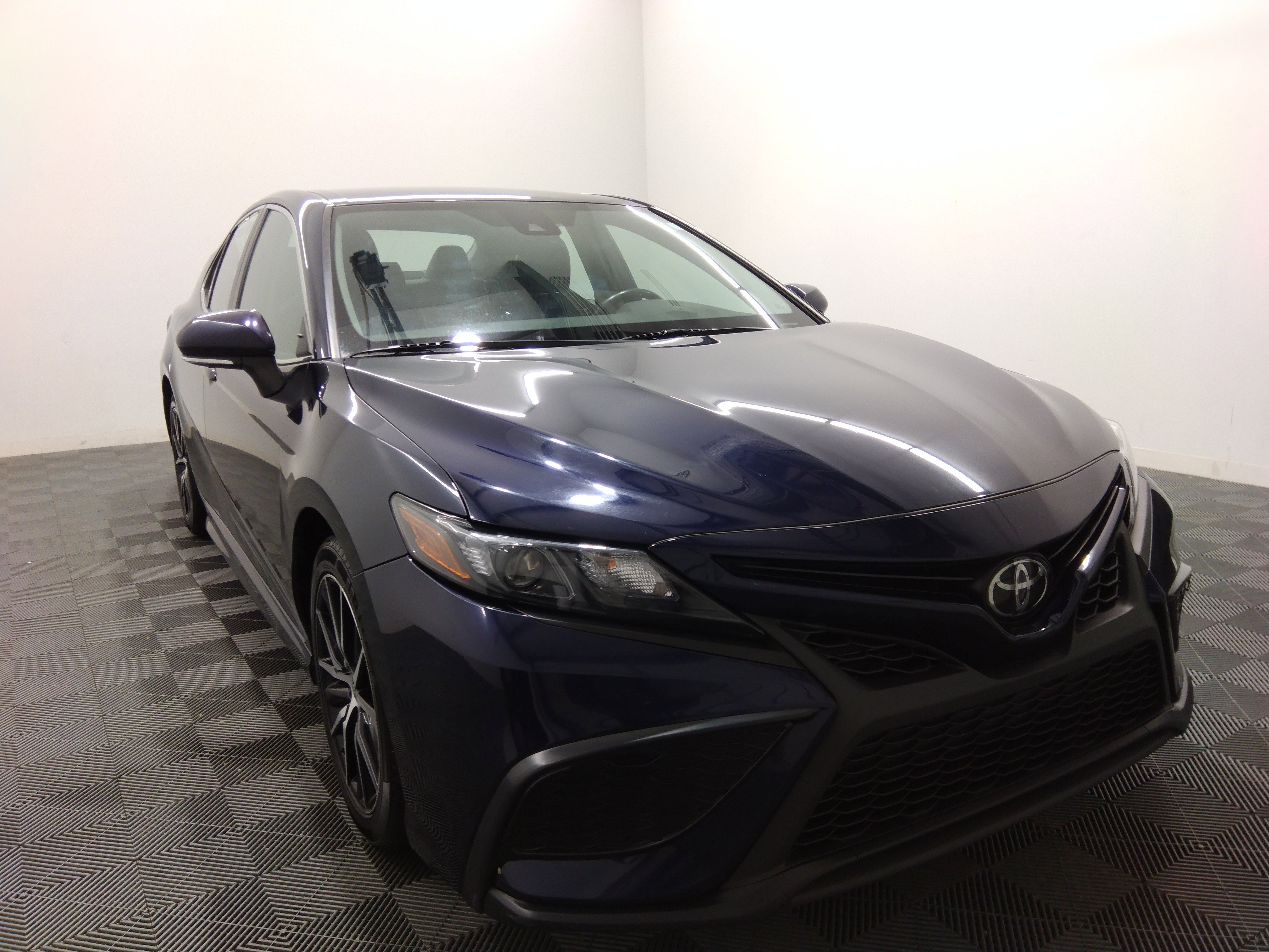 2022 Toyota Camry SE Auto